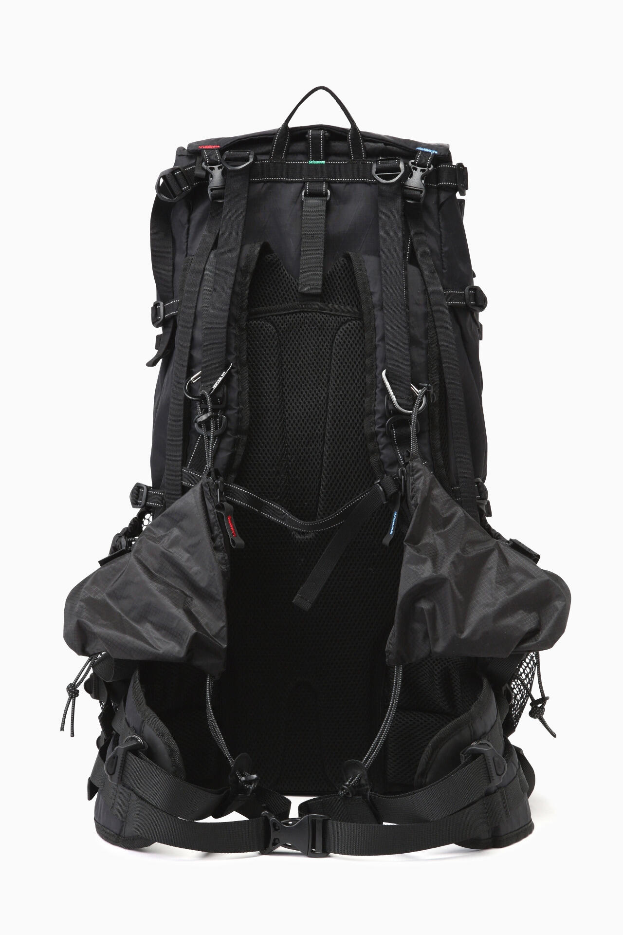 中に物を入れる事ができますand wander アンドワンダー 40L バックパック 黒　ブラック