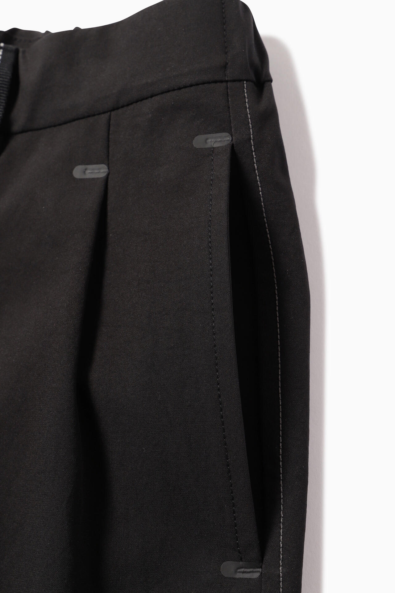 plain tapered stretch pants