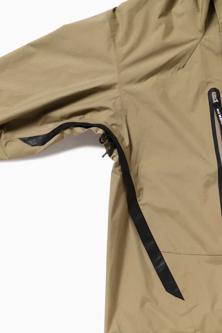 2.5L hiker rain jacket