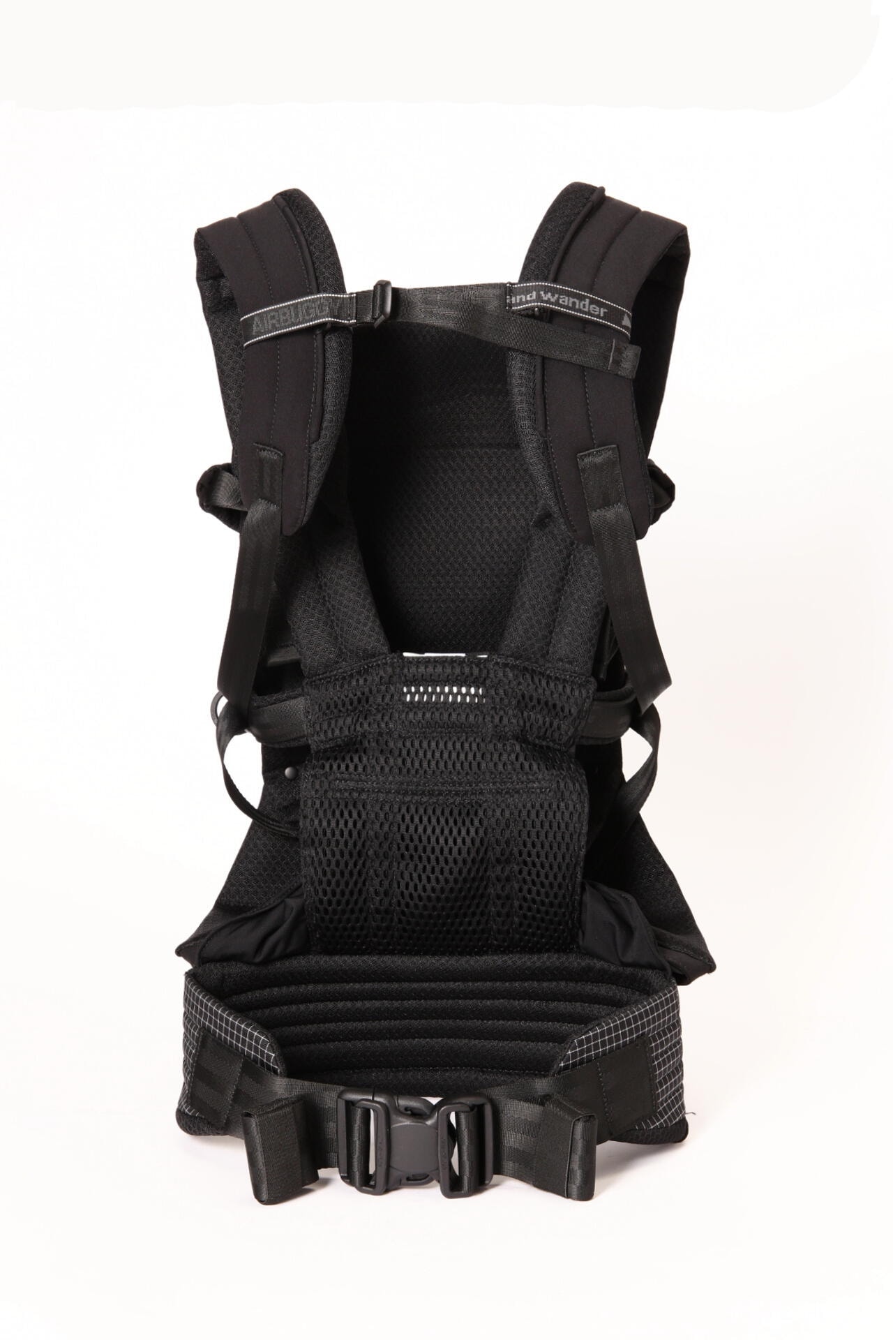 AIRBUGGY × and wander BABY CARRIER