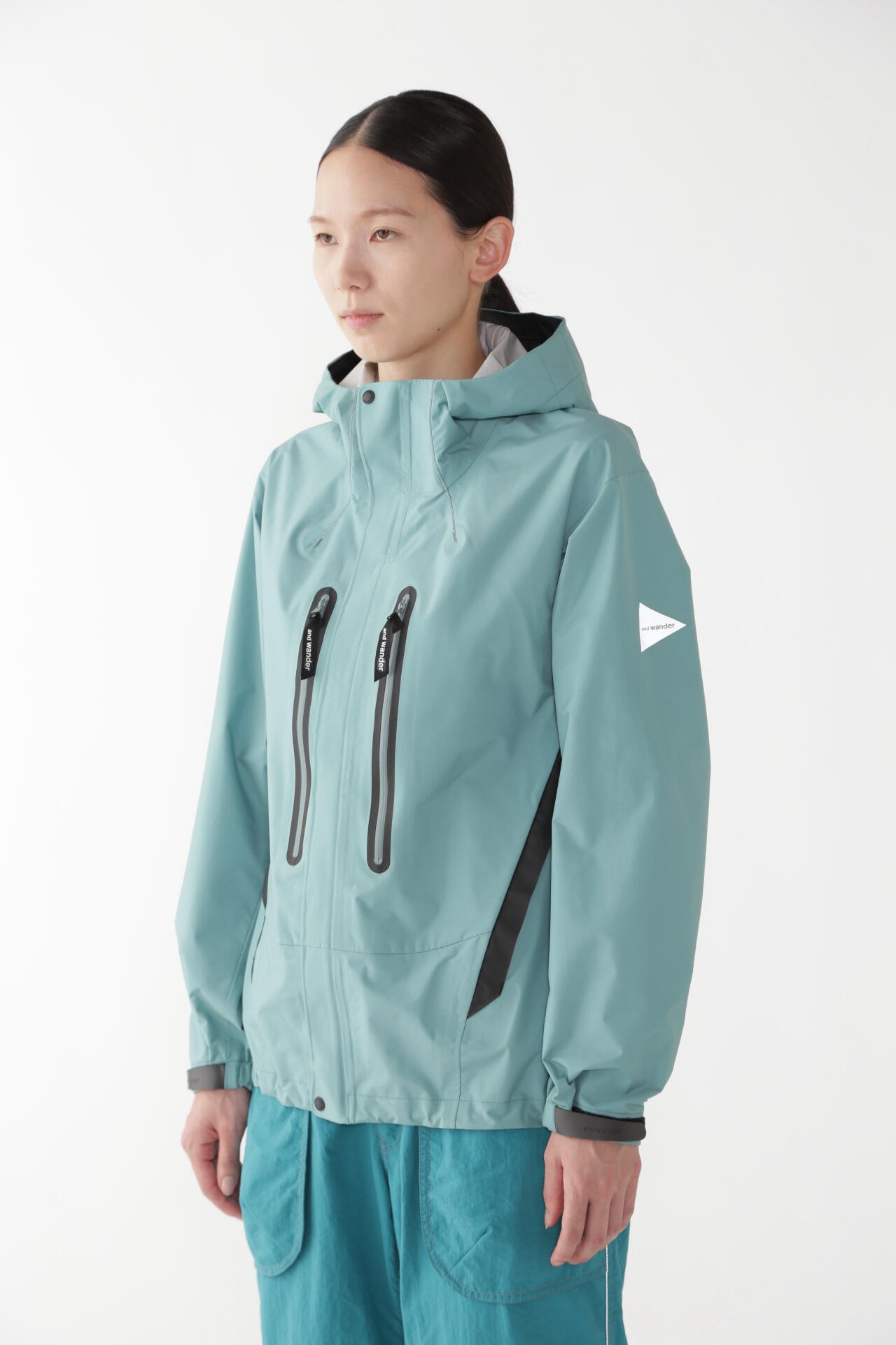 2.5L hiker rain jacket