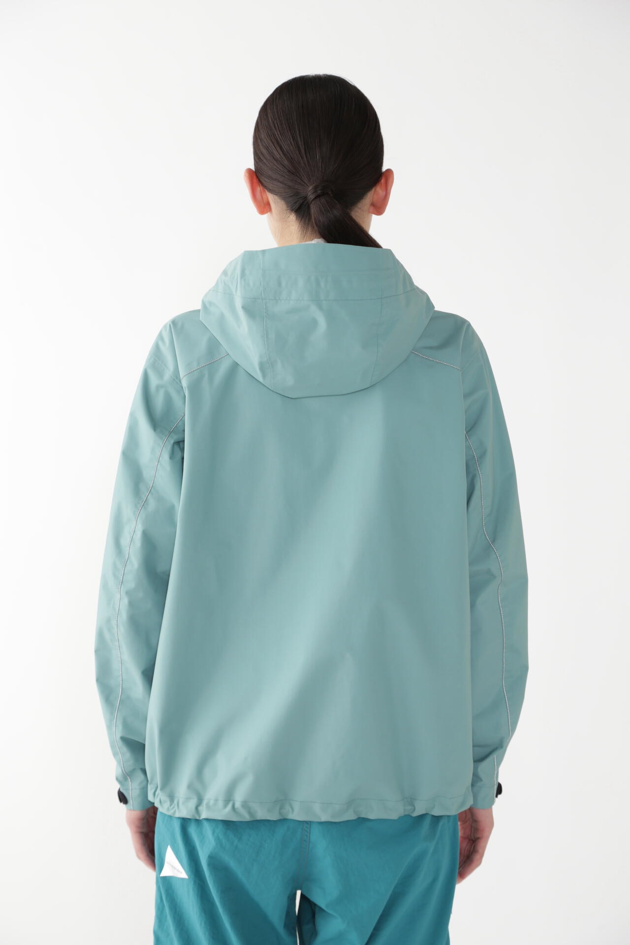 2.5L hiker rain jacket