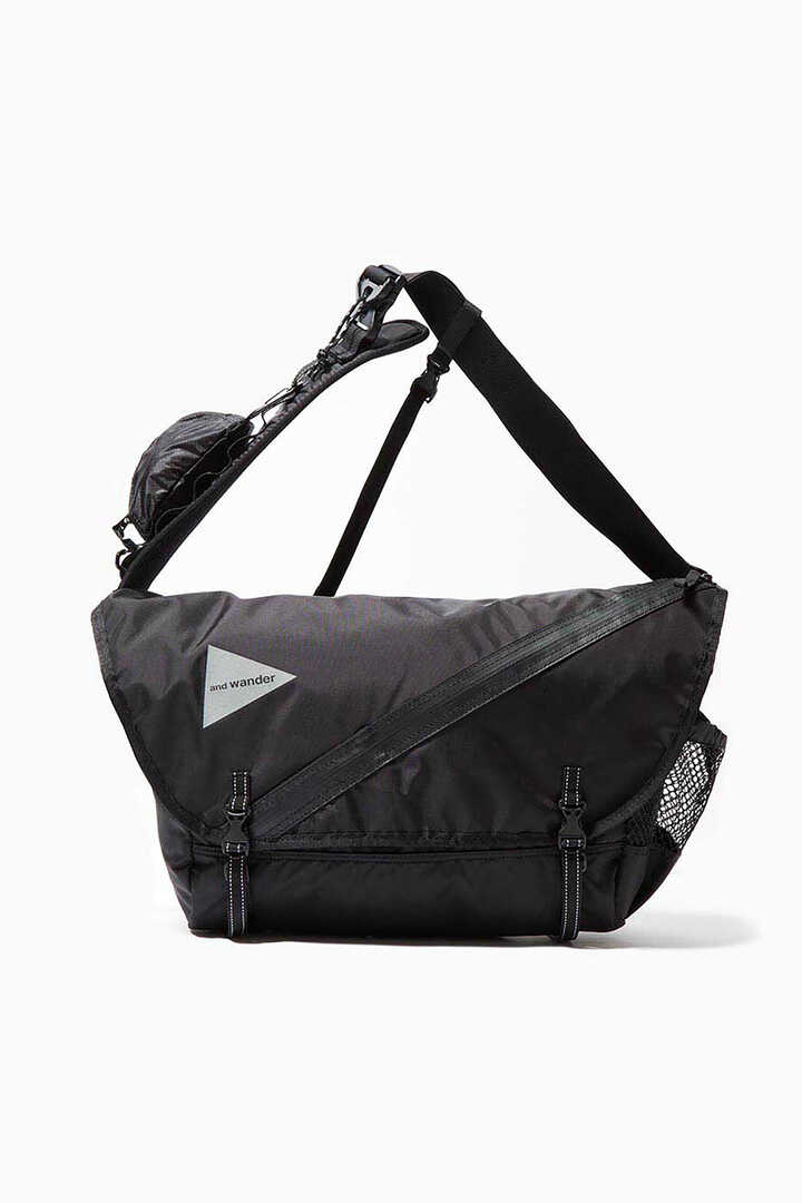 20L messenger bag | bags | and wander ONLINE STORE