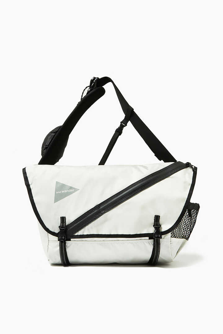 20L messenger bag | and wander ONLINE STORE