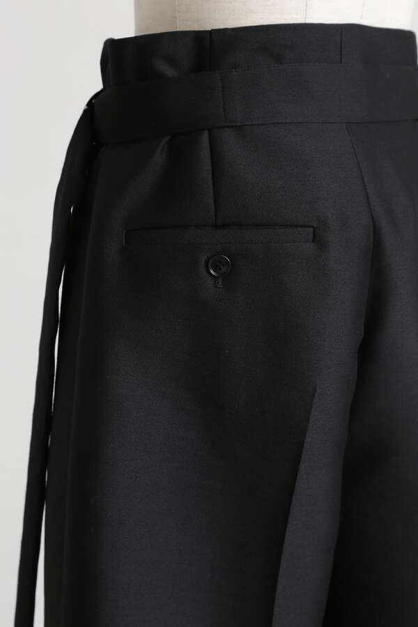 Belted Bermuda Pants