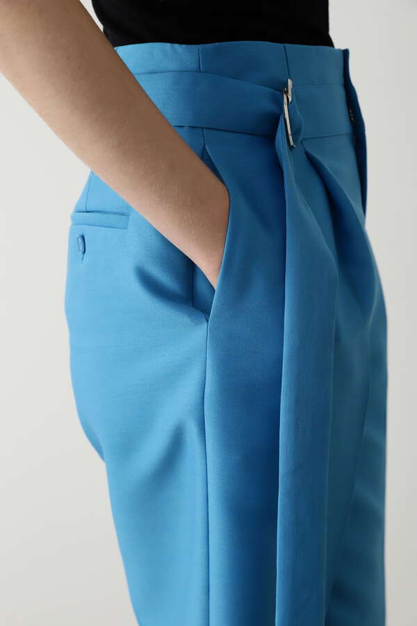 Belted Bermuda Pants