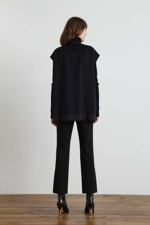 Sleeveless Round Collar JK