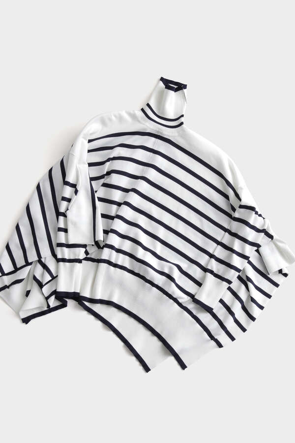 Deformation Turtleneck Knit