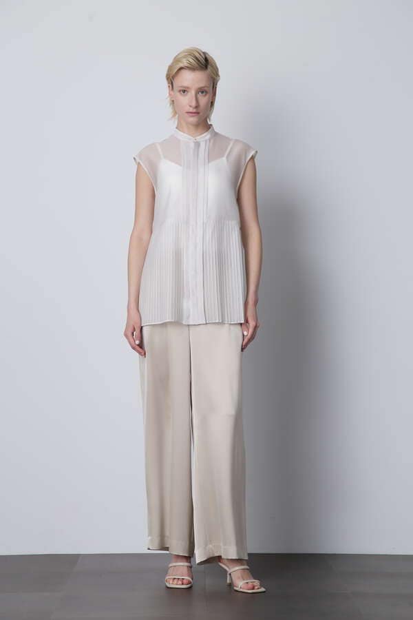 【Oggi  8月号掲載商品】Sheer Pleated Blouse