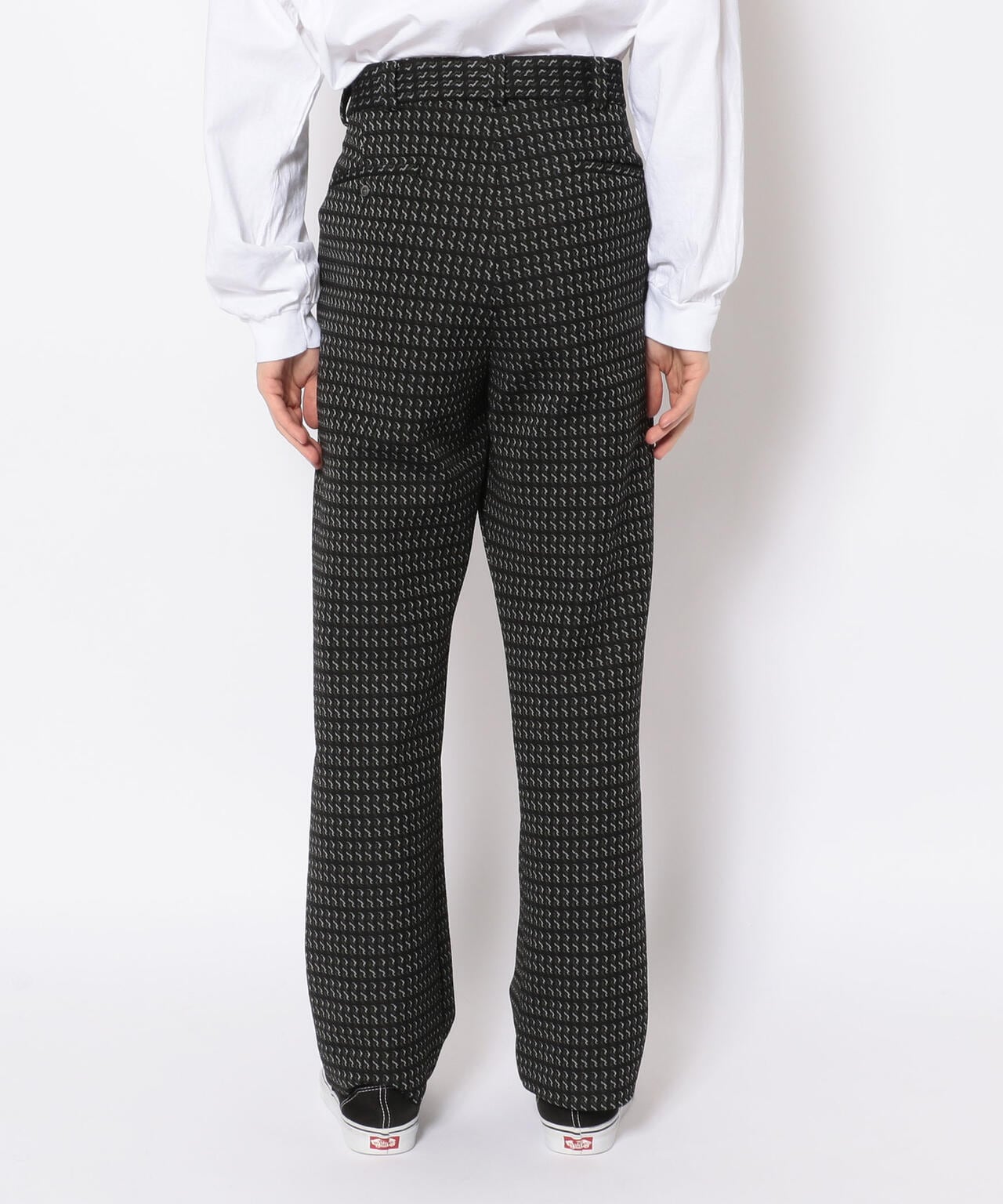 TUITACI / ツイタチ　SMOKING STRIPE JQD KNIT TROUSER MONOCHRO