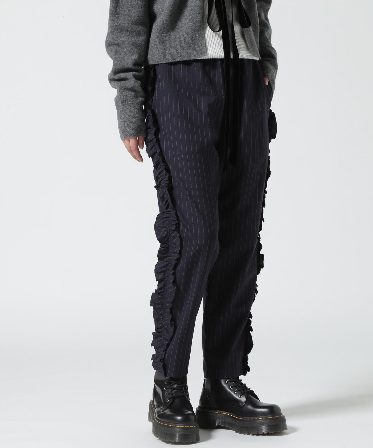 RHODOLIRION/ロドリリオンFRILL SIDE STRIPE PANT PINSTRIPE