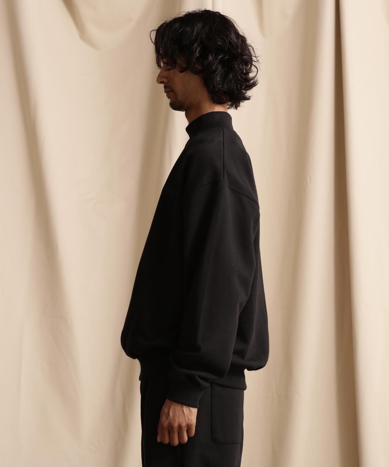 MOCK NECK SWEAT BASIC LOGO/モックネックスウェット ベーシックロゴ