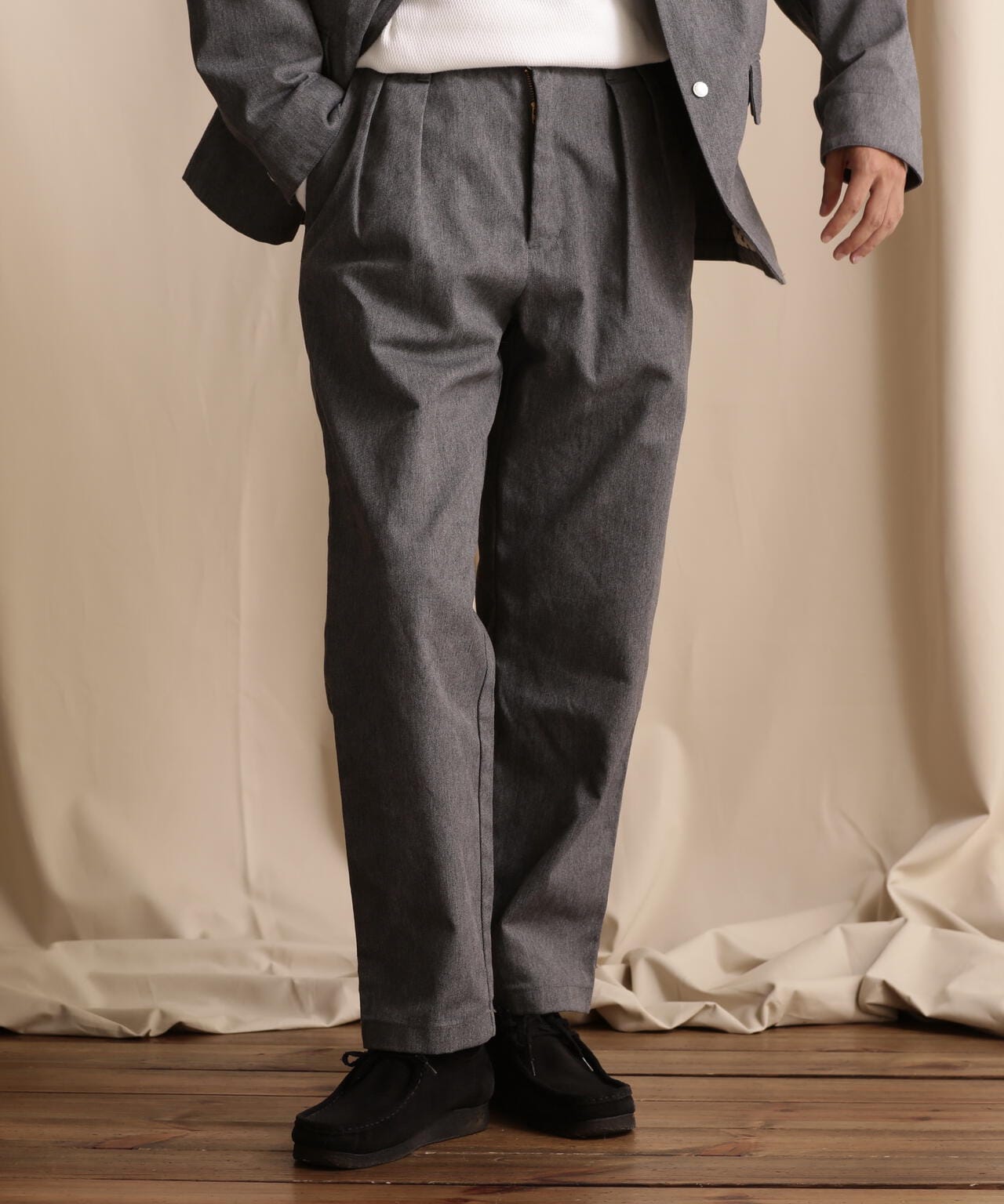 「RAINMAKER」2-PLEATED TROUSERS / CHACOAL