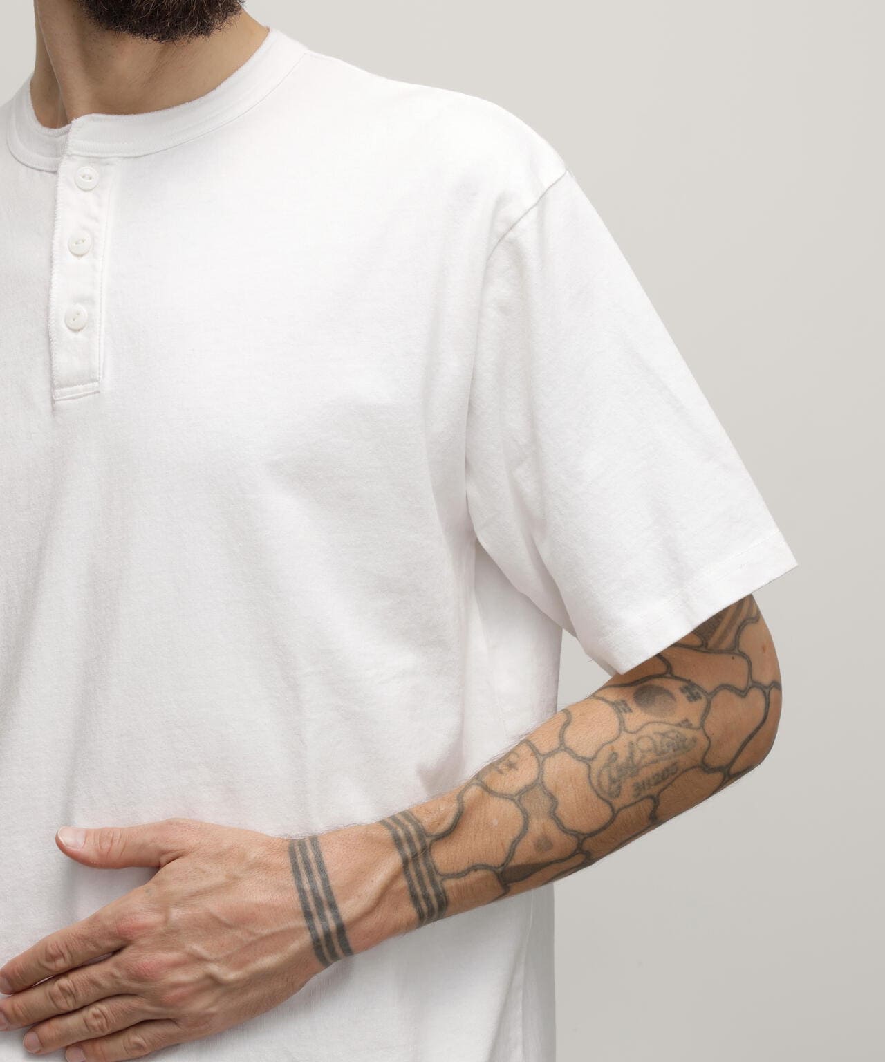 PIGMENT O/D SS HENLEY NECK T-SHIRT/ピグメント オーバーダイ ヘンリーネック Tシャツ