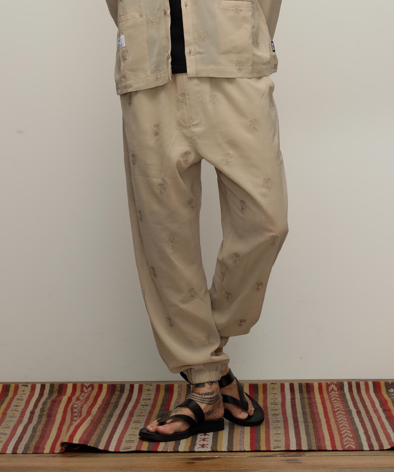 SLUB CHIFFON PANTS "FAMILY CREST"/スラブシフォン パンツ "ファミリークレスト"