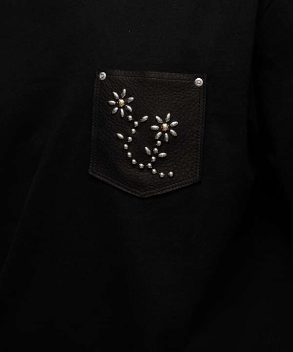 T-SHIRT FLOWER STUDDEDLEATHER PKT/フラワースタッズ レザーポケット Tシャツ