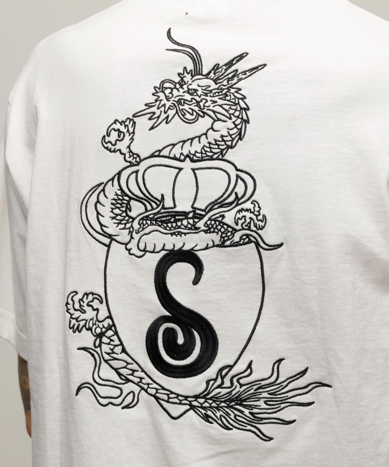 HENLEY TｰSHIRT "CREST DRAGON EMB"/刺繍ヘンリーTシャツ "クレスト ドラゴン"