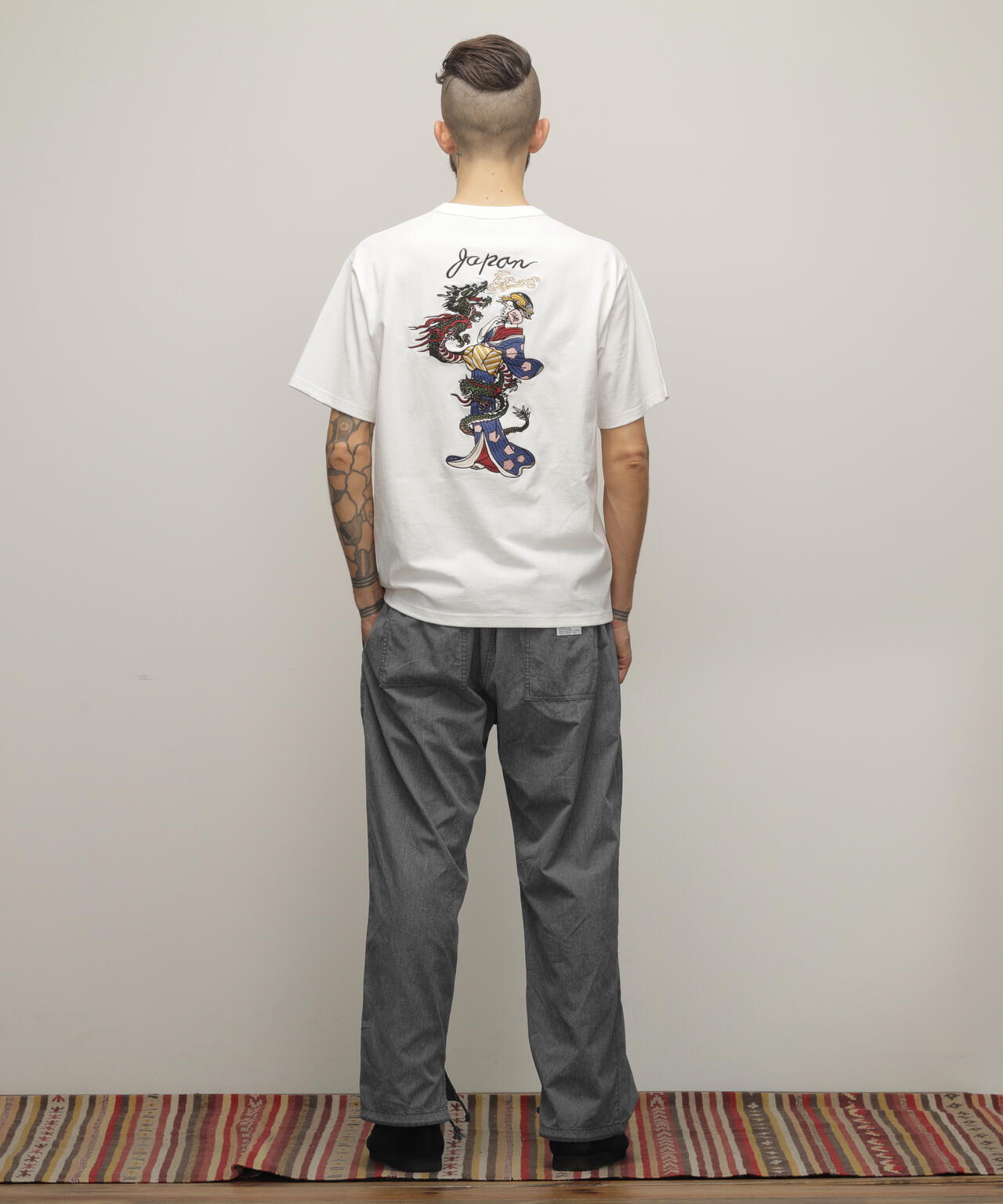 T-SHIRT "LADY WITH THE DRAGON EMB"/刺繍Tシャツ "レディ ウィズ ザ ドラゴン"