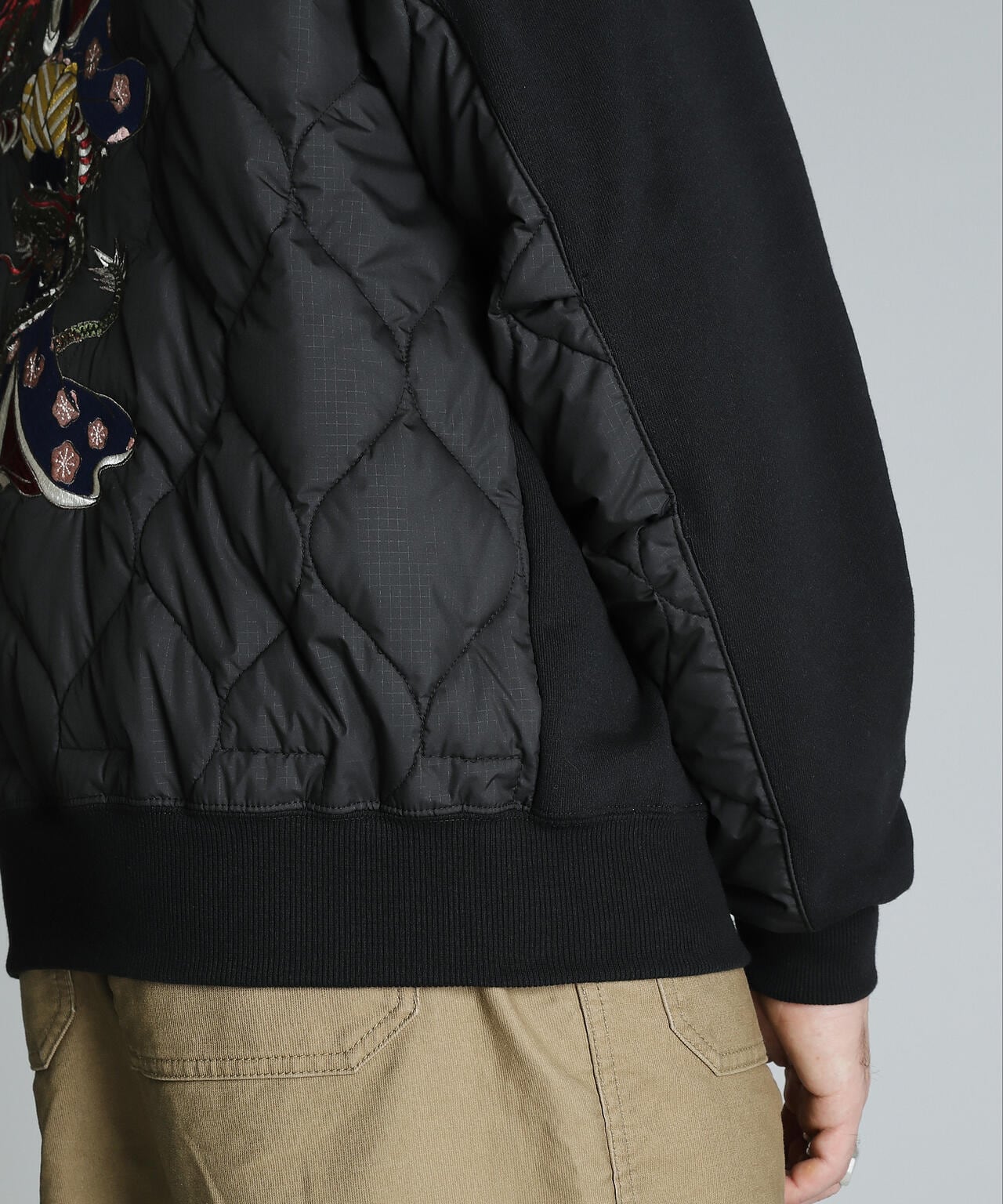 LADY WITH DRAGON QUILTED COMBI. ZIP HOOD