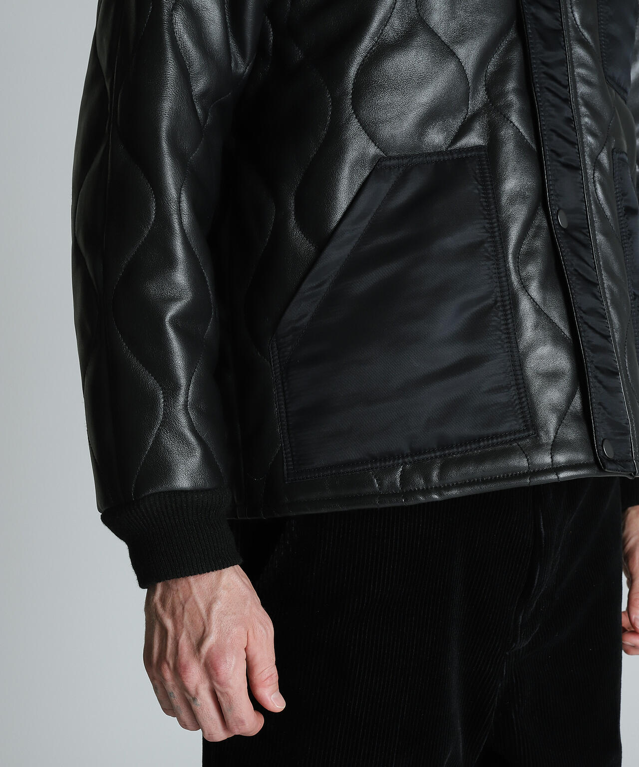 【先行予約 10月中旬-10月下旬】QUILTED LINNER SHORT LEATHER