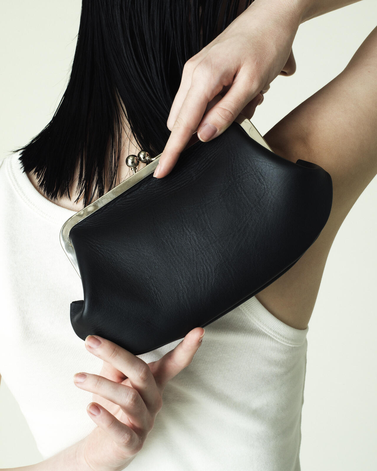 直営限定/Women's/LEATHER CLASP POUCH/レザー クラスプポーチ