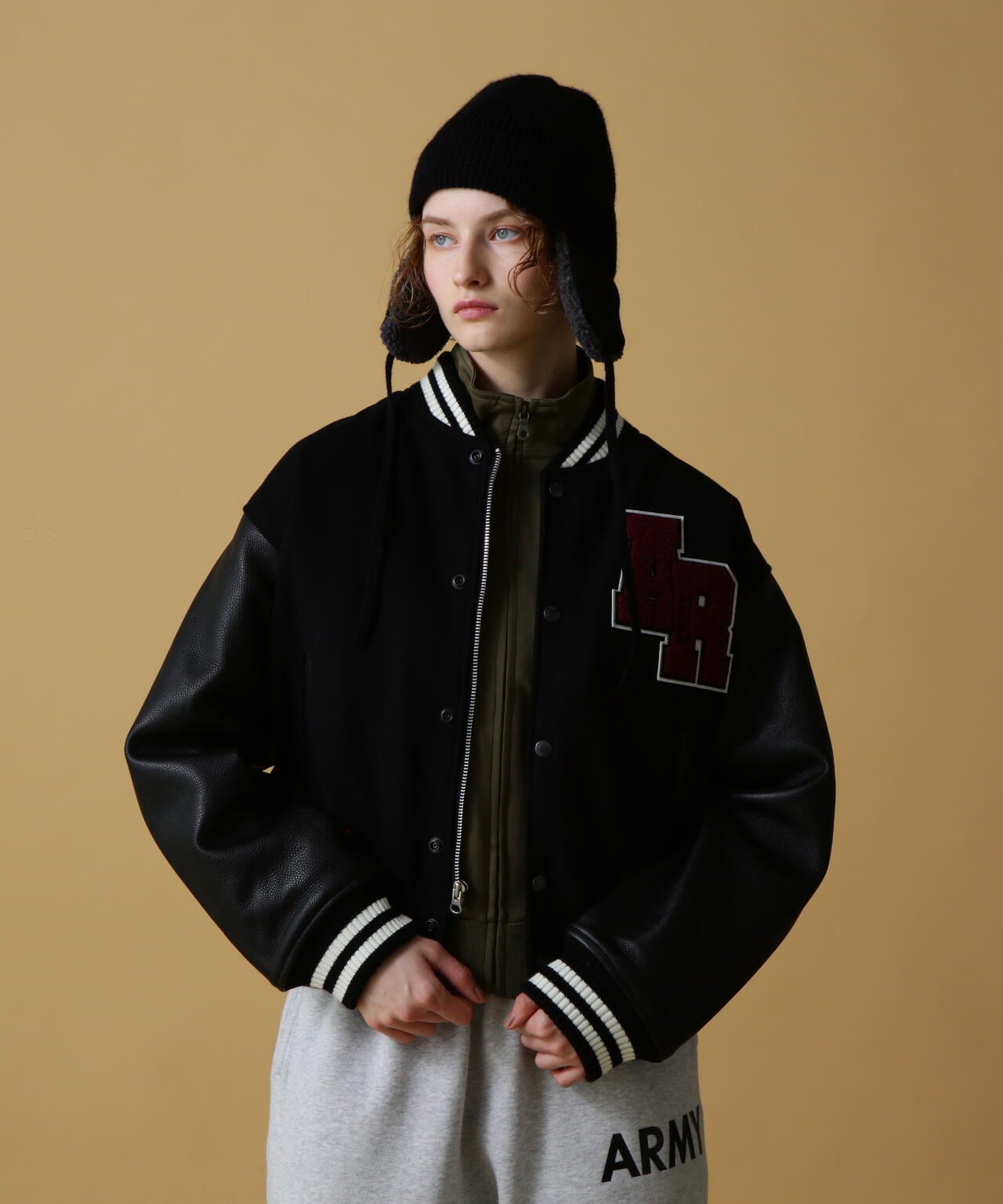 総合2位︎AVIREX SKOOKUM VARSITY JACKET︎ブラック ジャケット・アウター