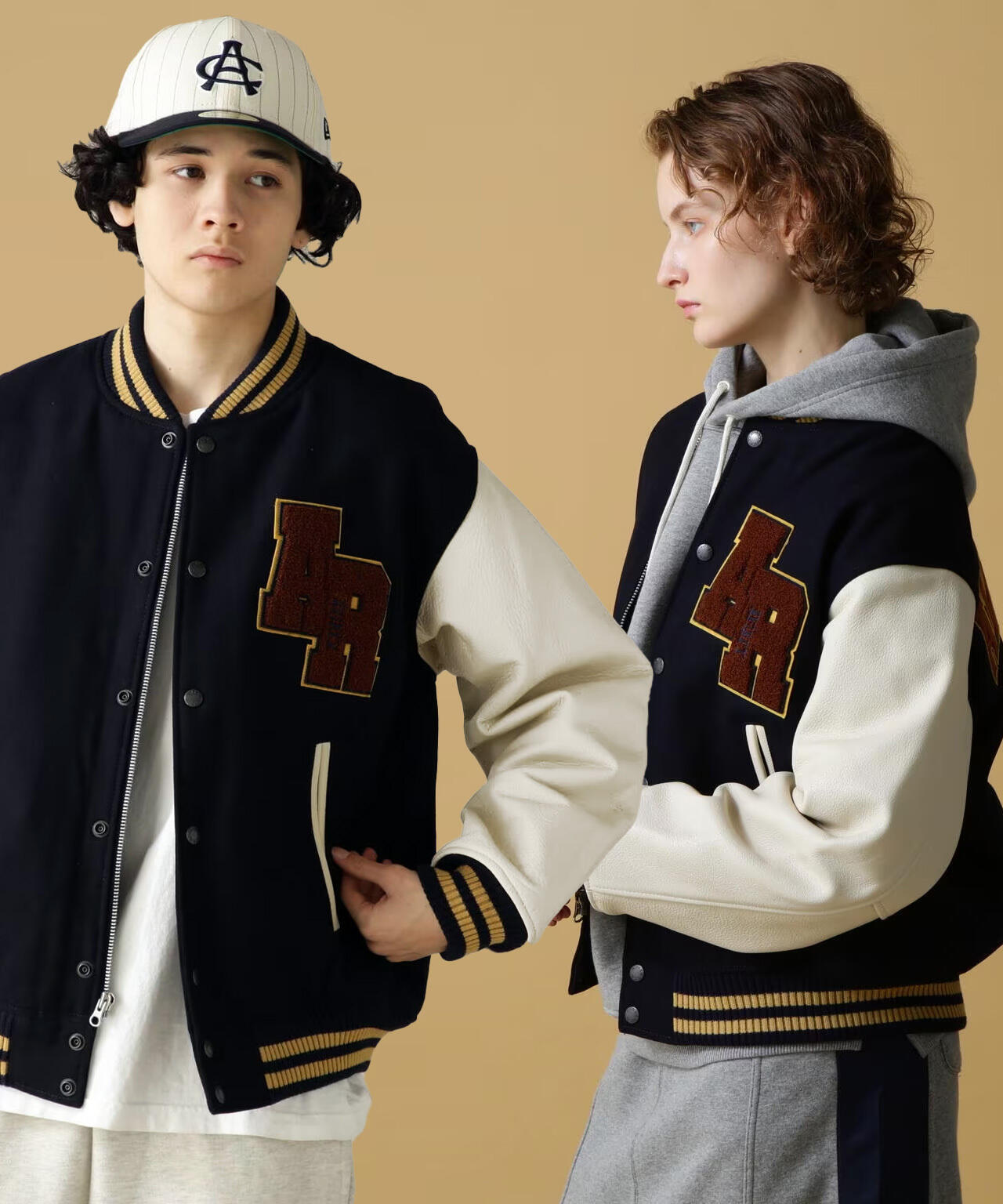 袖を通せば納得頂けるAVIREX SKOOKUM VARSITY JACKET