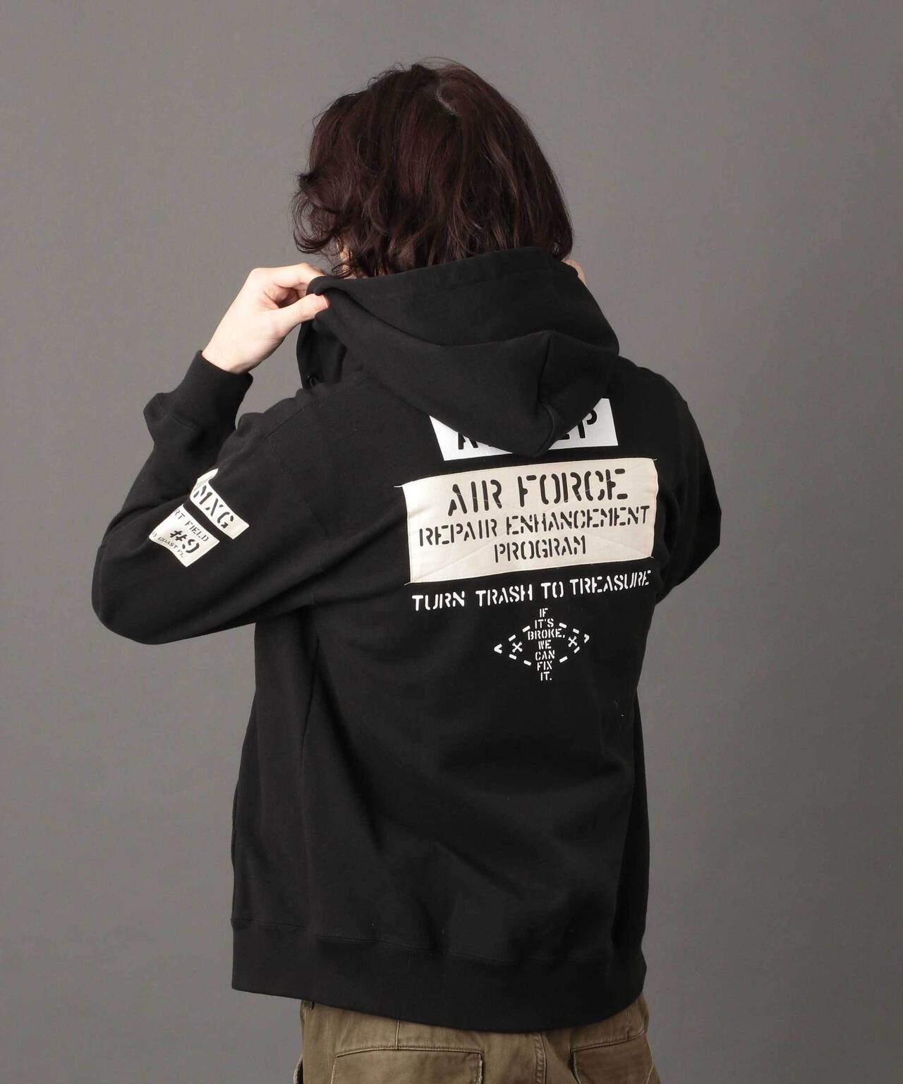 《AVIREX REBUILD COLLECTION》ステンシル パッチ ジップ パーカー/STENCIL PATCH ZIP PARKA