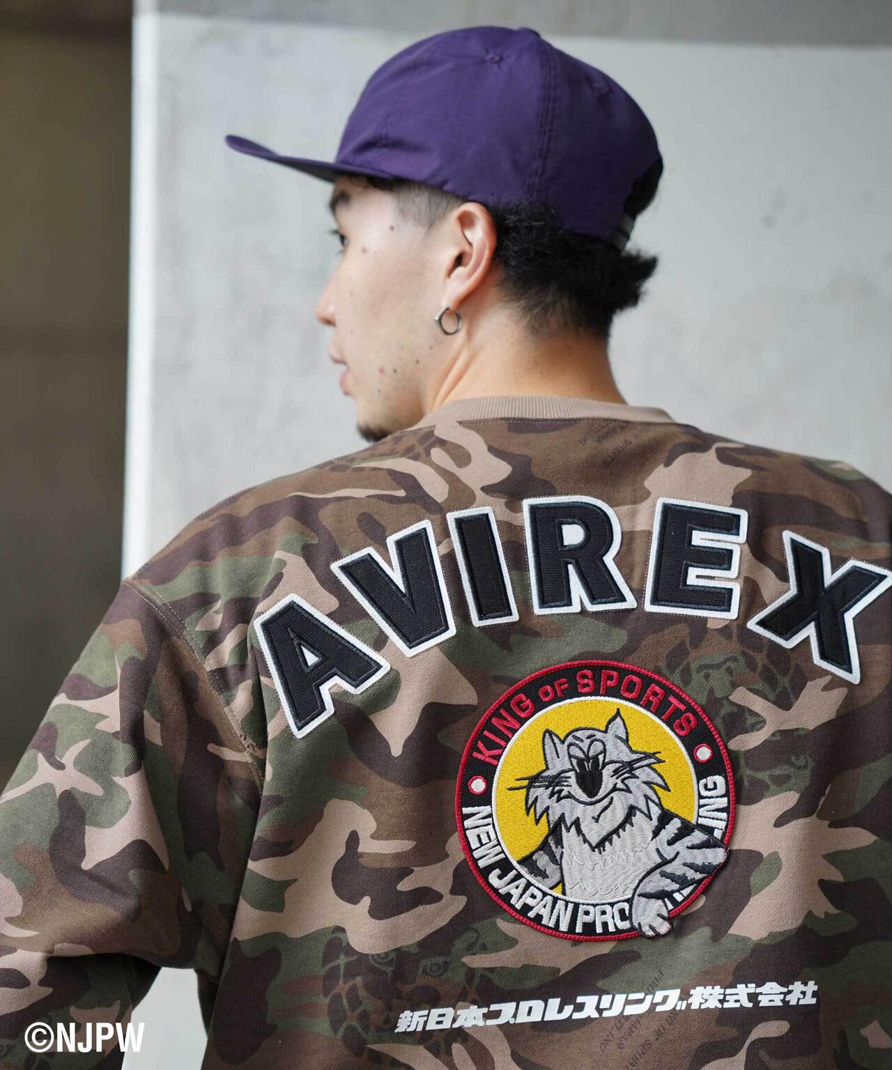 新日本プロレス × AVIREX》SPECIAL CREW NECK SWEAT / スペシャル 