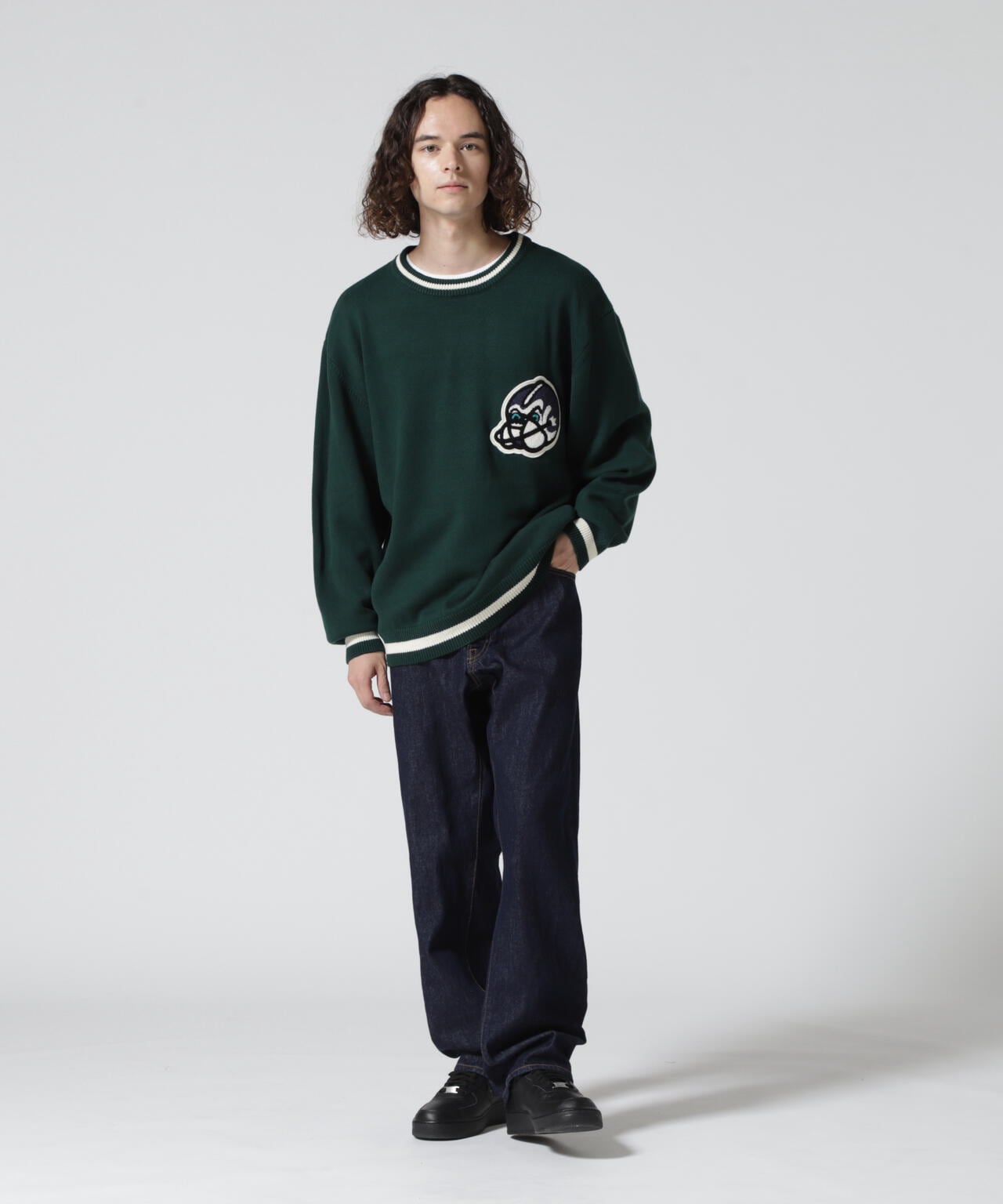 LETTERED CHENILLE PATCH CREW NECK SWEATER / レタード シェニール パッチ クルーネック セーター