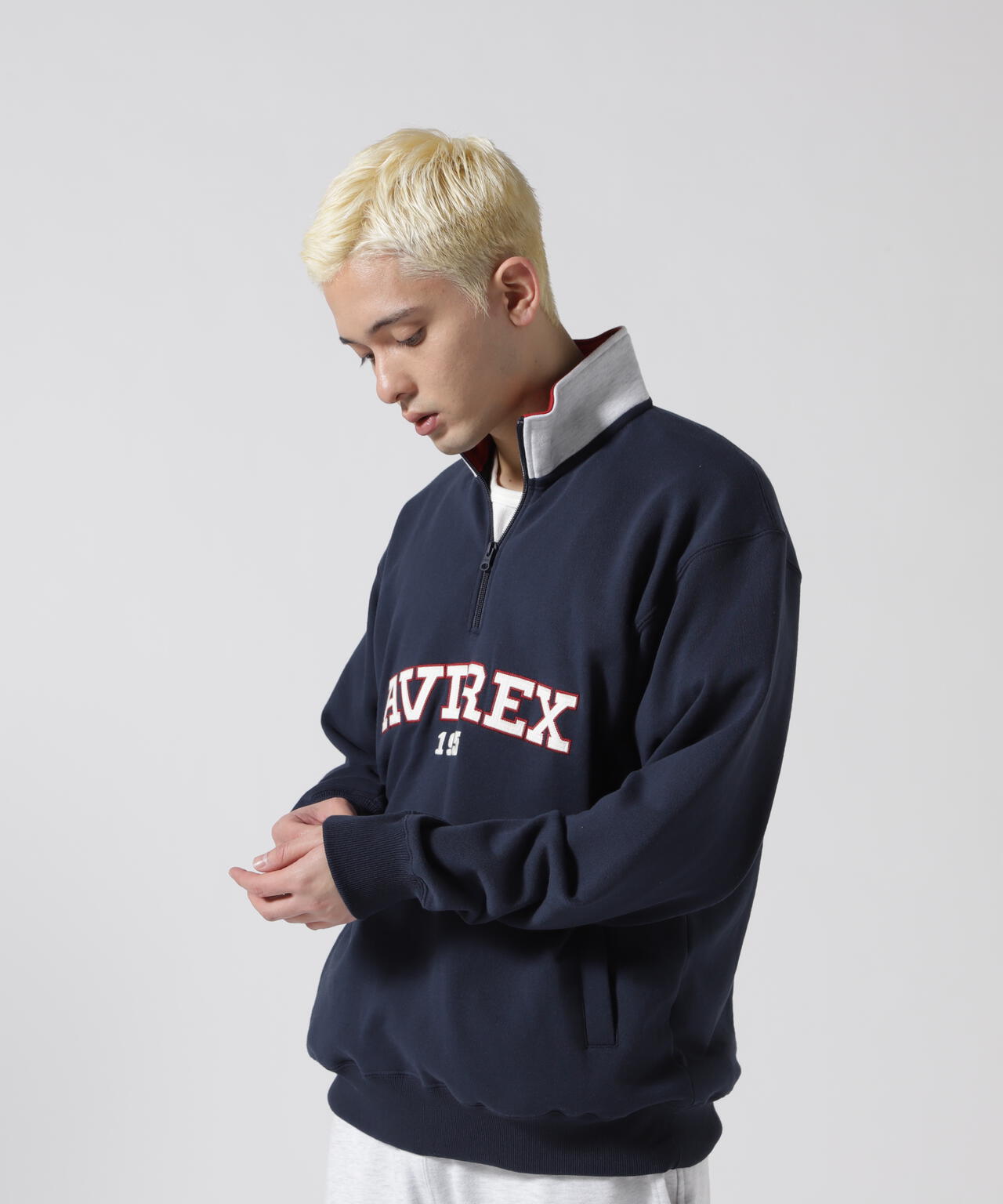 直営店限定》LOGO HALF ZIP SWEAT / ロゴ ハーフジップ スウェット