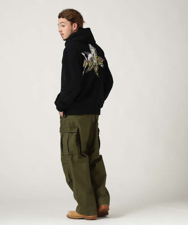 《WEB限定》CAMOUFLAGE STAR &PINUP GIRL PULL OVER PARKA