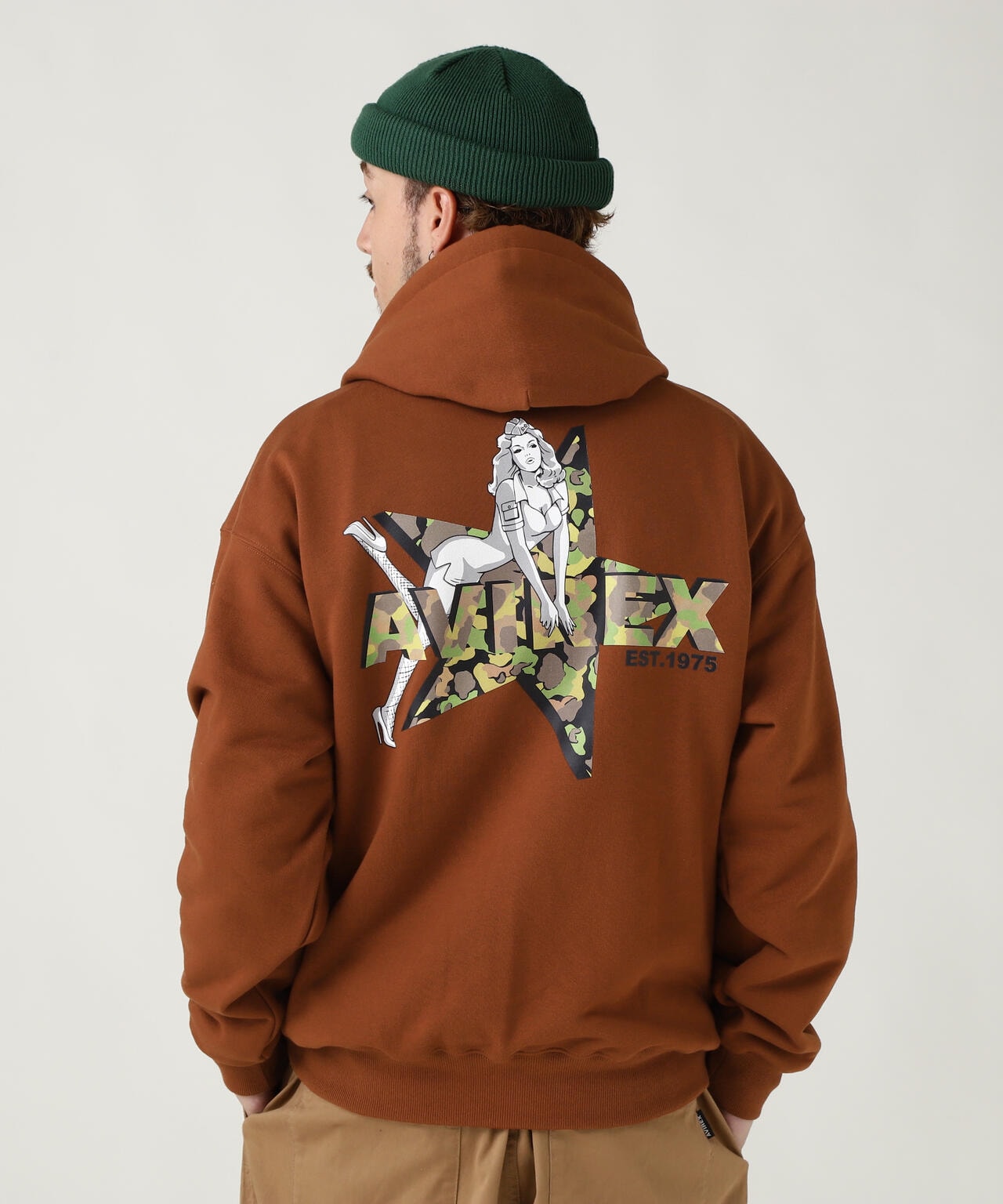 WEB限定》CAMOUFLAGE STAR &PINUP GIRL PULL OVER PARKA | AVIREX