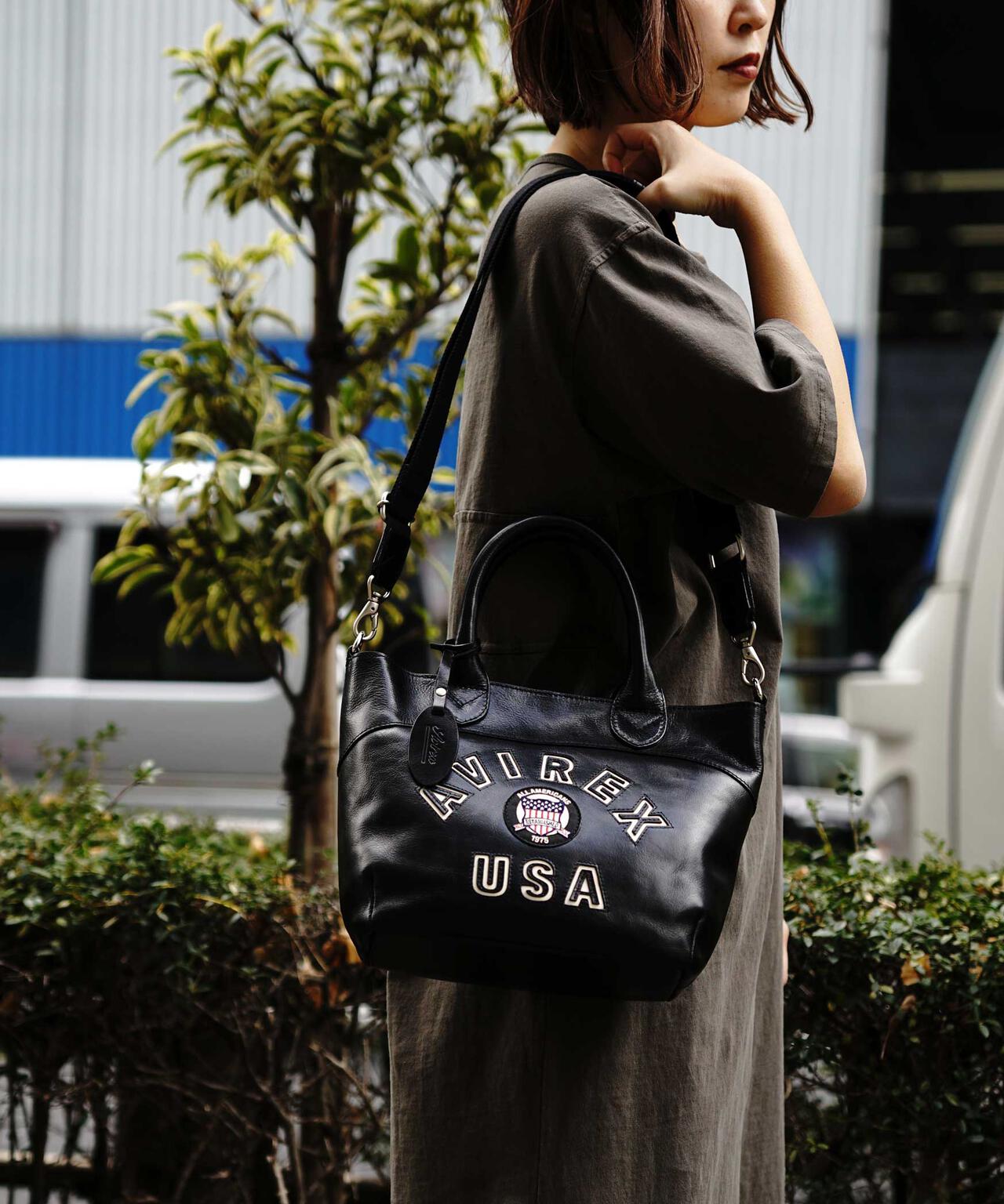 《直営店限定》バーシティー レザー ミニ トートバッグ/VARSITY LEATHER MINI TOTE BAG/AVX5626