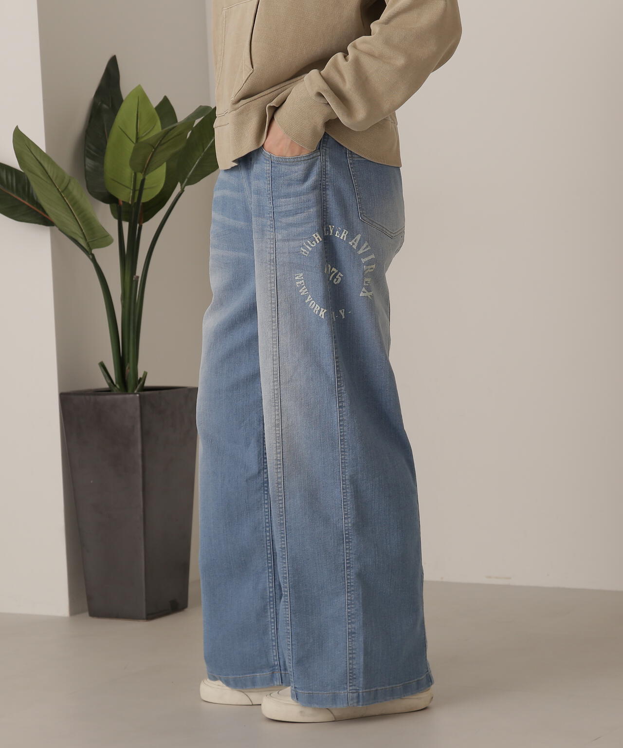 CIRCLE STENCIL PRINT WIDE DENIM PANTS