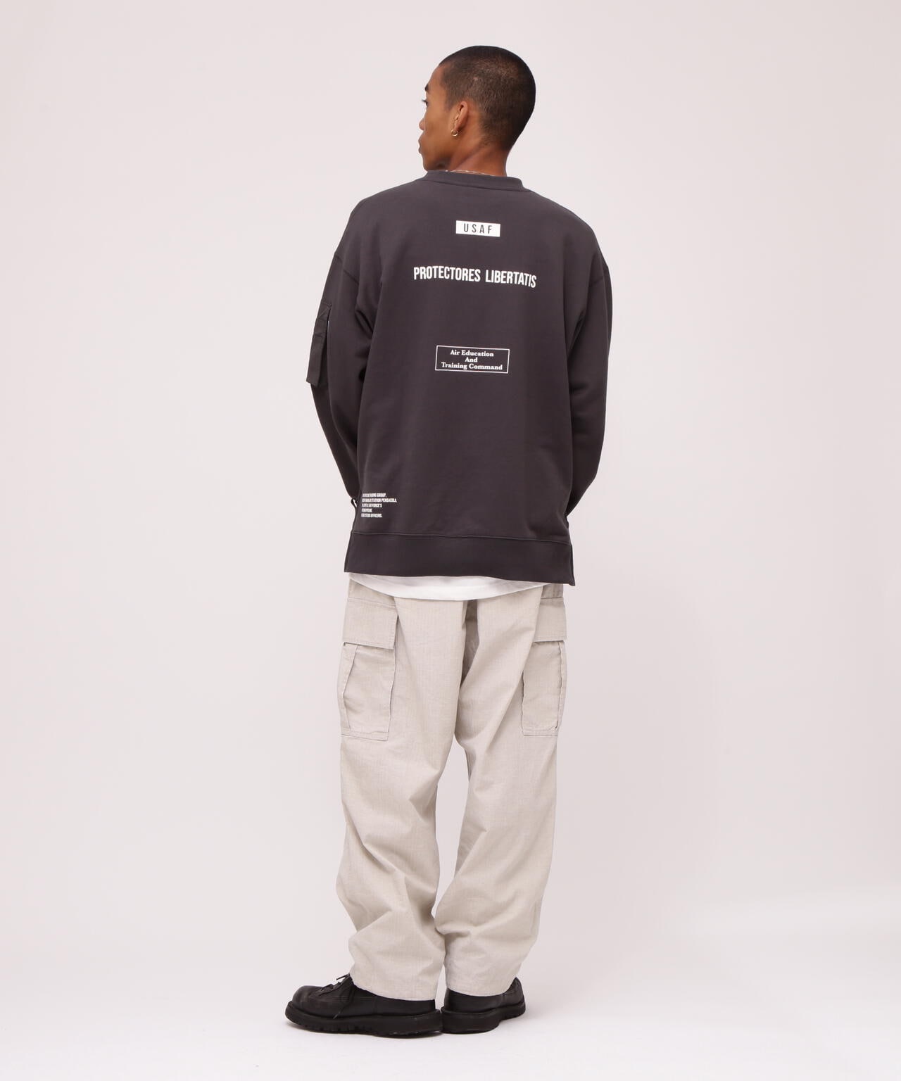 BAGGY FIT MIL. POCKET CREW NECK SWEAT