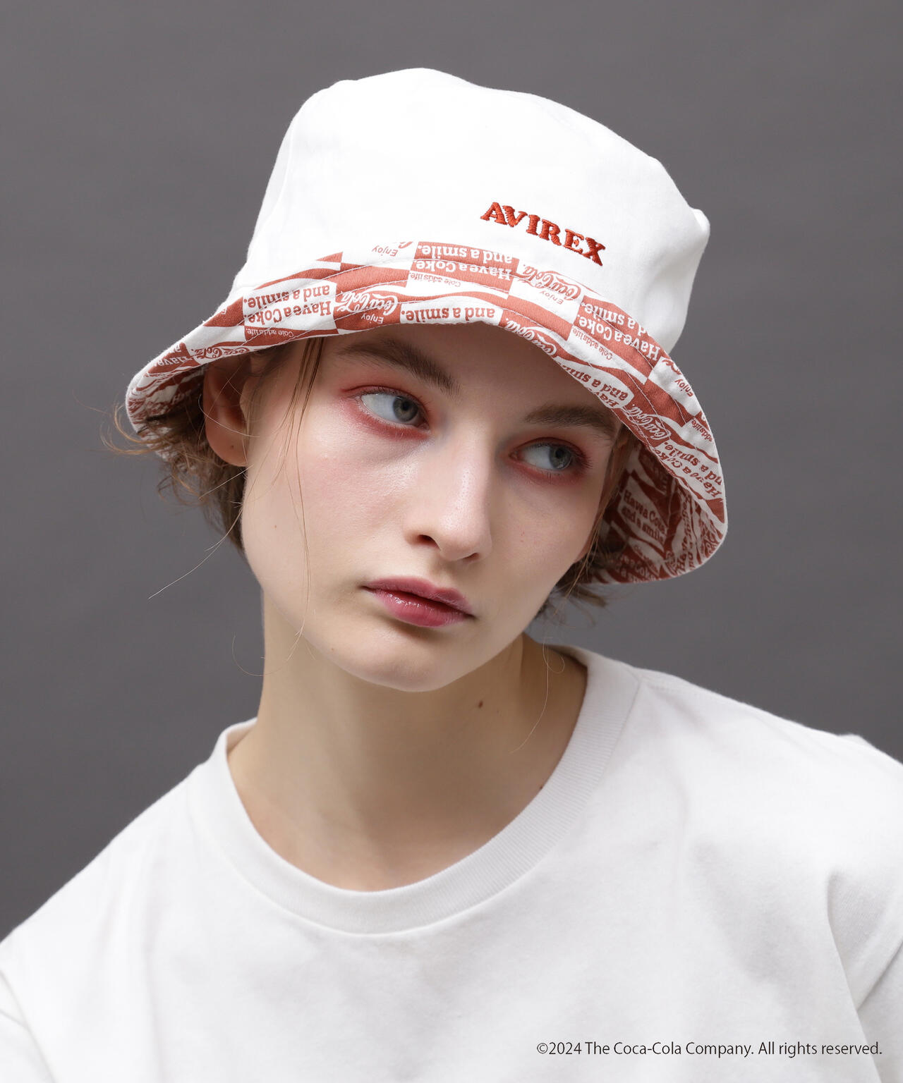 AVIREX / Coca-Cola 80'S REVERSIBLE BUCKET HAT