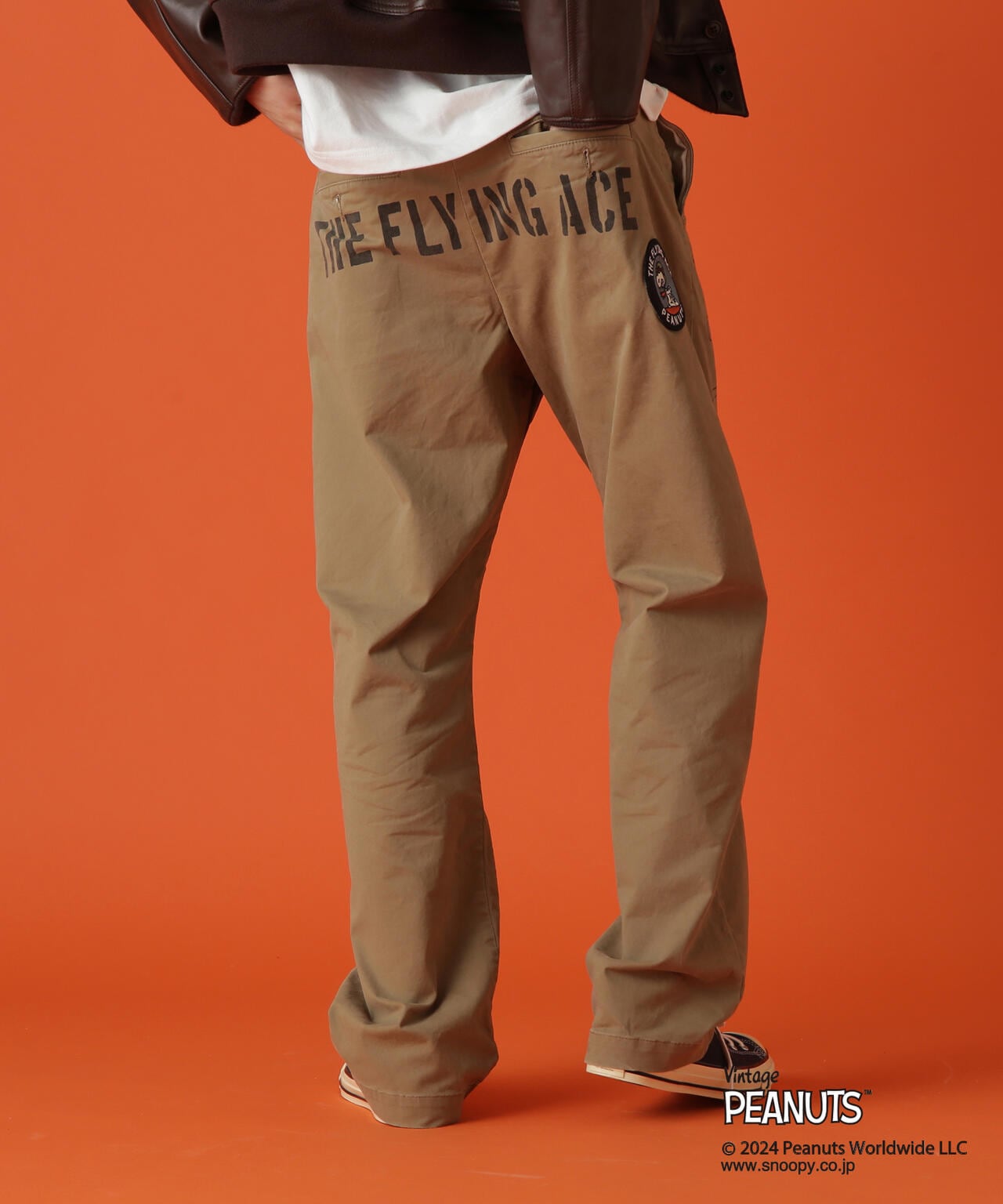 《AVIREX × PEANUTS》CHINO PANTS "FLYING ACE" / チノパンツ "フライング エース" / ピーナッツ