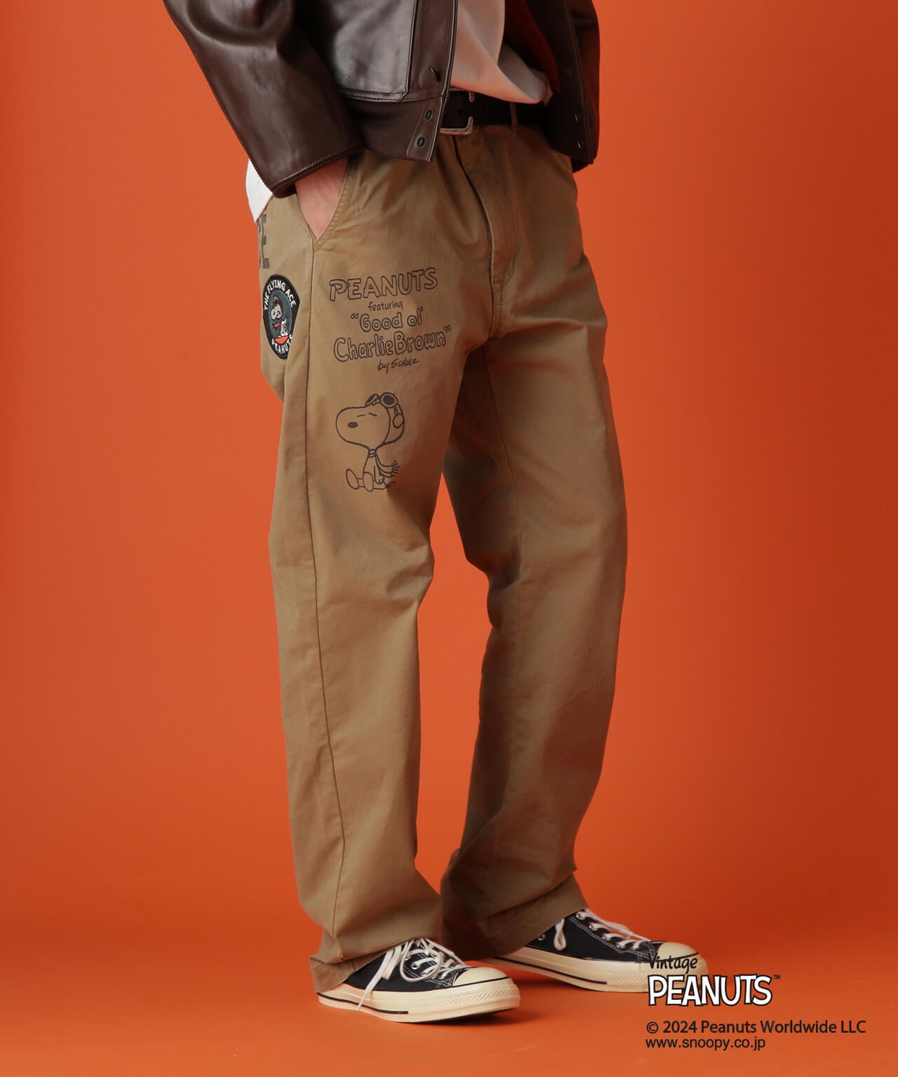 《AVIREX × PEANUTS》CHINO PANTS "FLYING ACE" / チノパンツ "フライング エース" / ピーナッツ