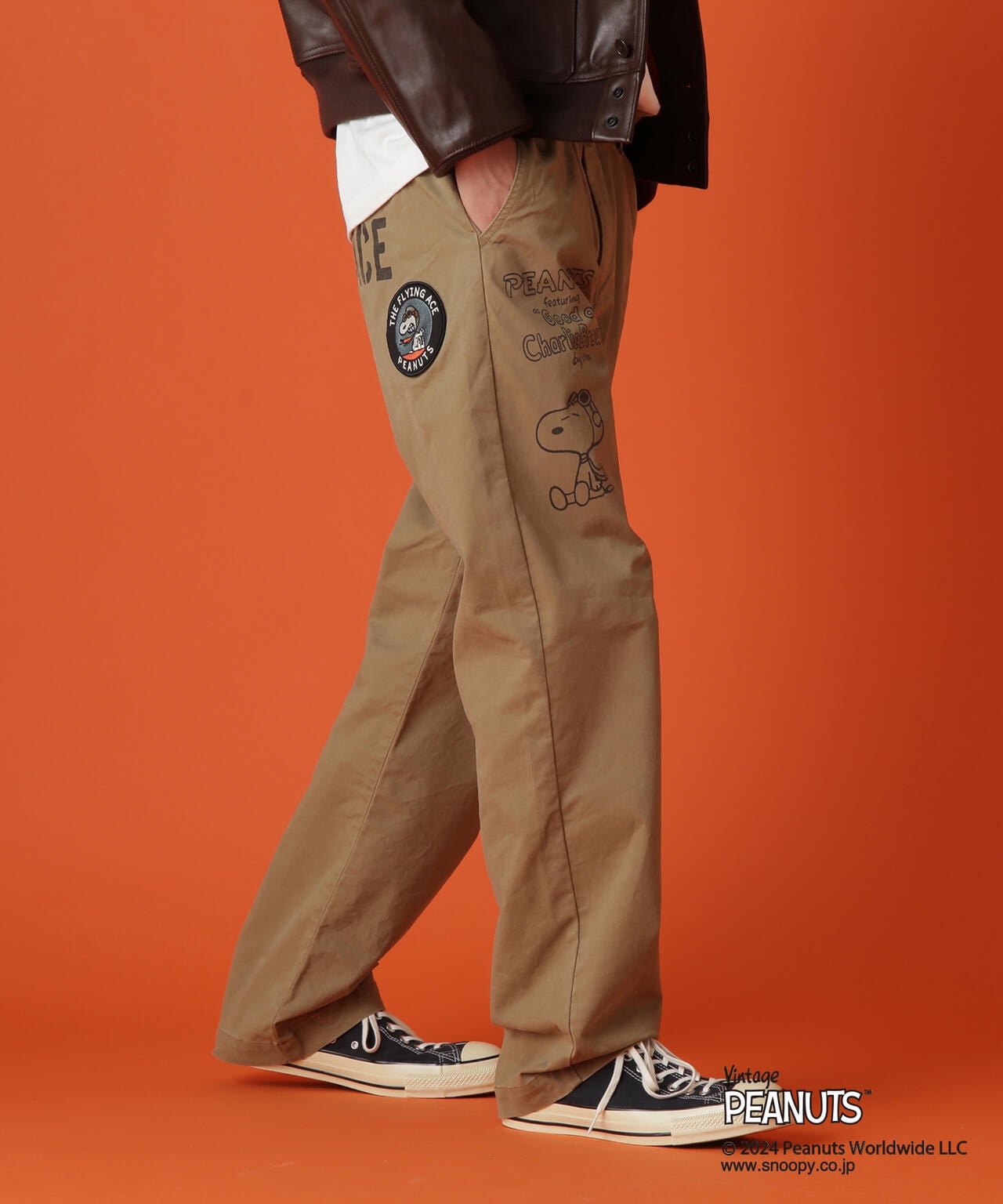 《AVIREX × PEANUTS》CHINO PANTS "FLYING ACE" / チノパンツ "フライング エース" / ピーナッツ