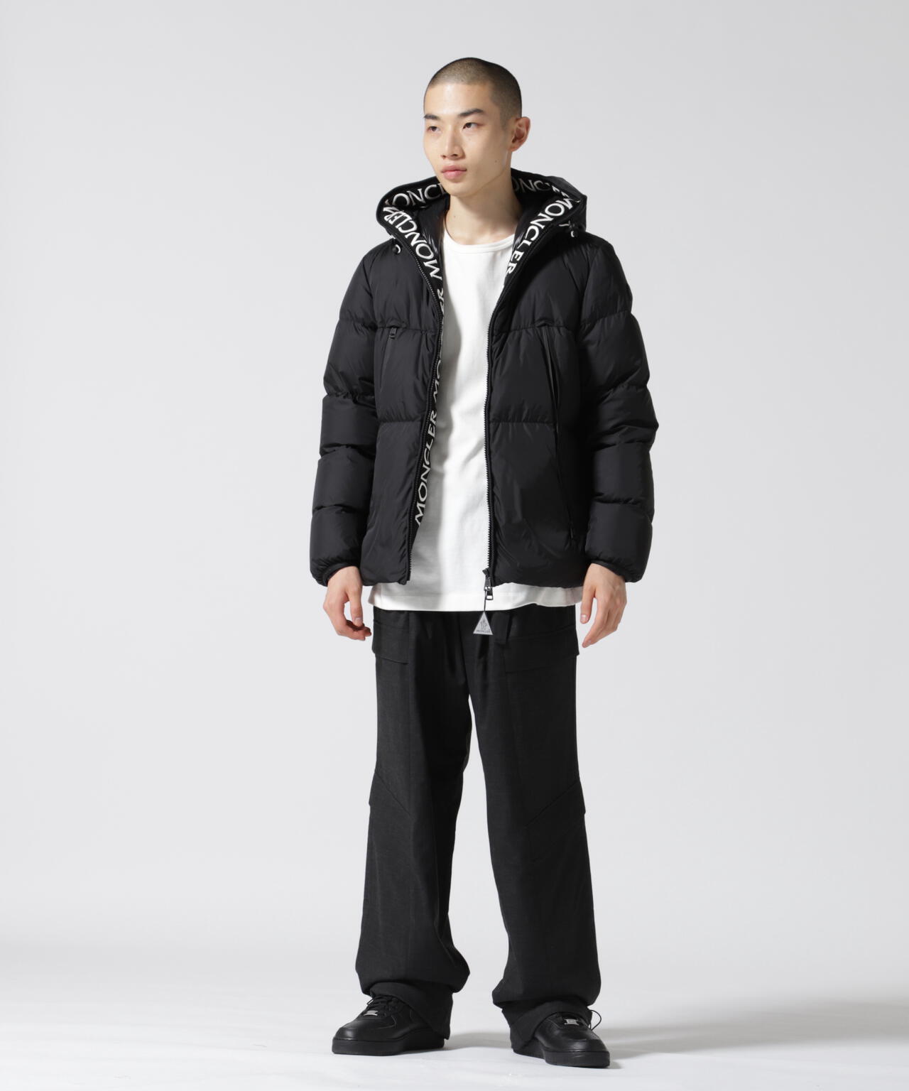 Moncler/モンクレール/MONTCLA JACKET/モンクラー ダウンジャケット Moncler/モンクレール/MONTCLA JACKET/モンクラー ダウンジャケット