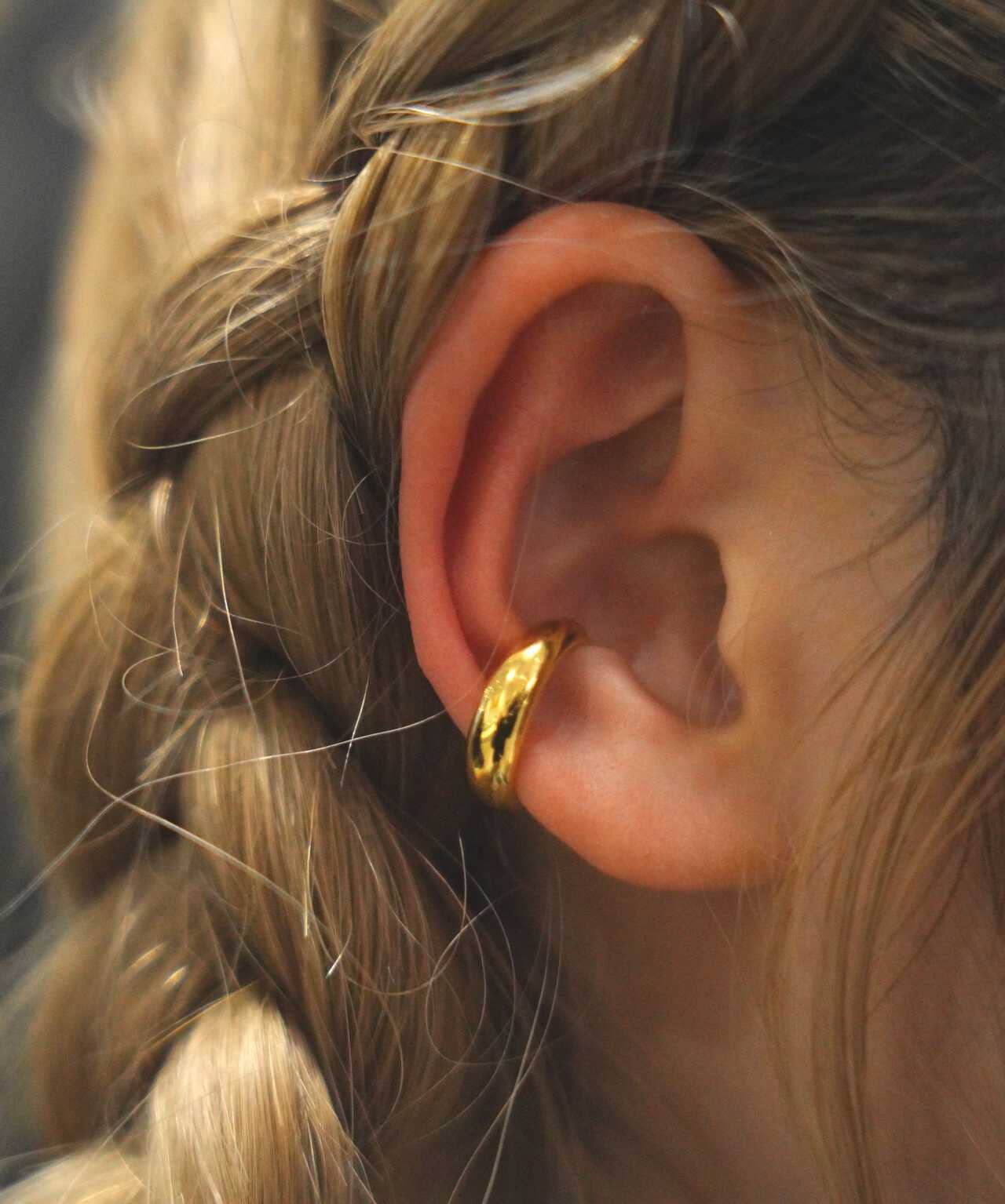 TOM WOOD Ear Cuff Thick Gold 9K | munchercruncher.com