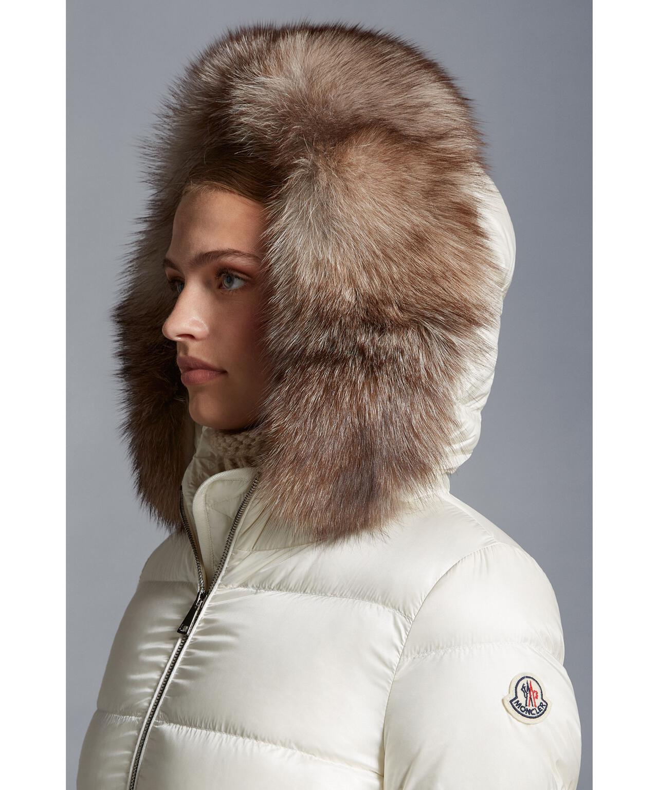 フォックスファーモンクレール　フォックスファーダウンジャケット　ショート丈　MONCLER