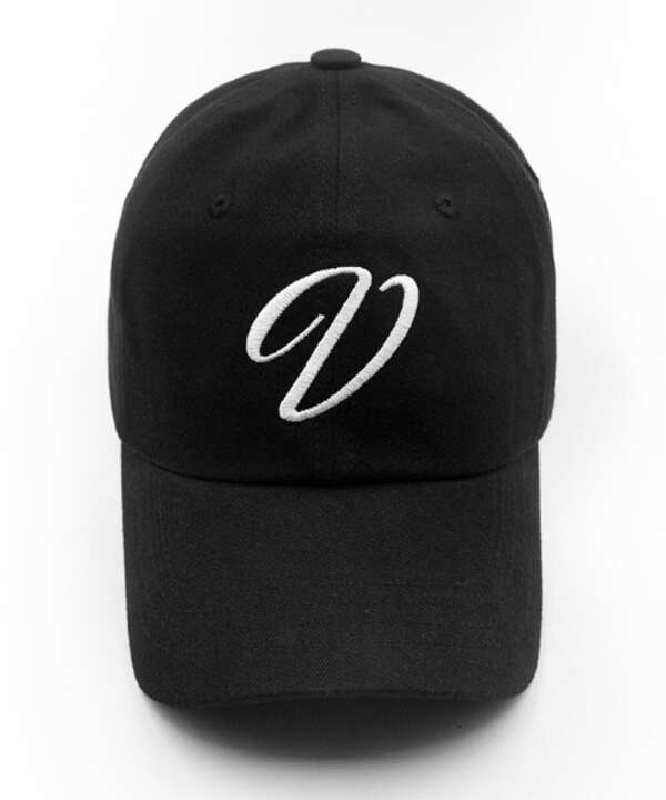 VERUTUM/ヴェルタム/Cursive "V" Logo Cap