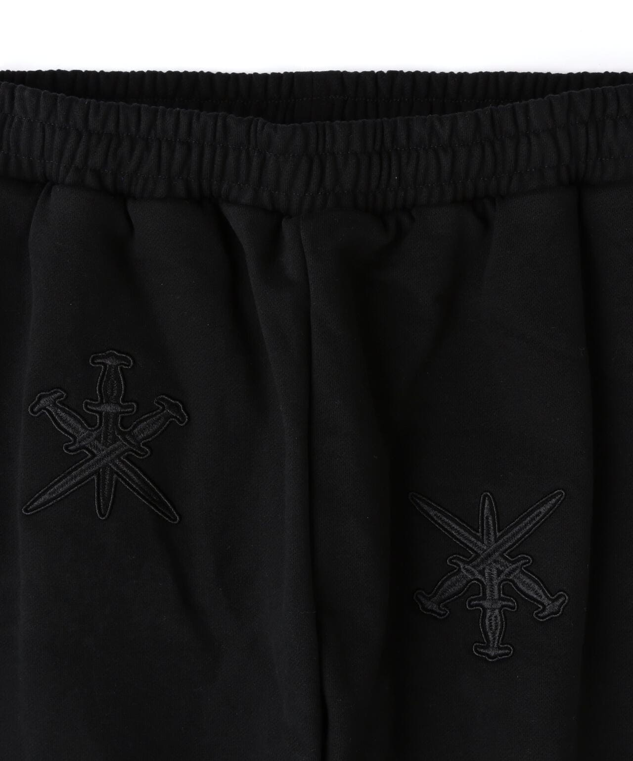 UNKNOWN LONDON/アンノウンロンドン/BLACK ON BLACK DAGGER EMBROIDERY 