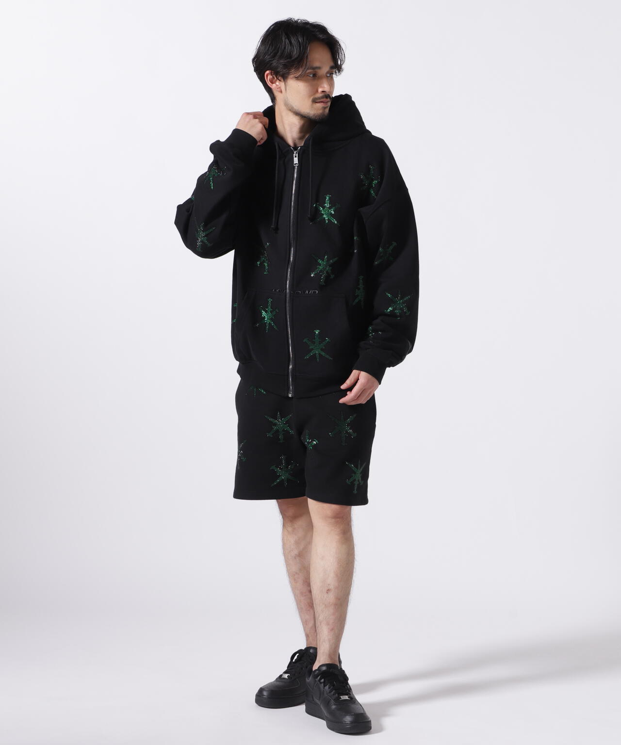 UNKNOWN LONDON/アンノウンロンドン/BLACK WITH GREEN GAGGER RINESTONE SHORTS