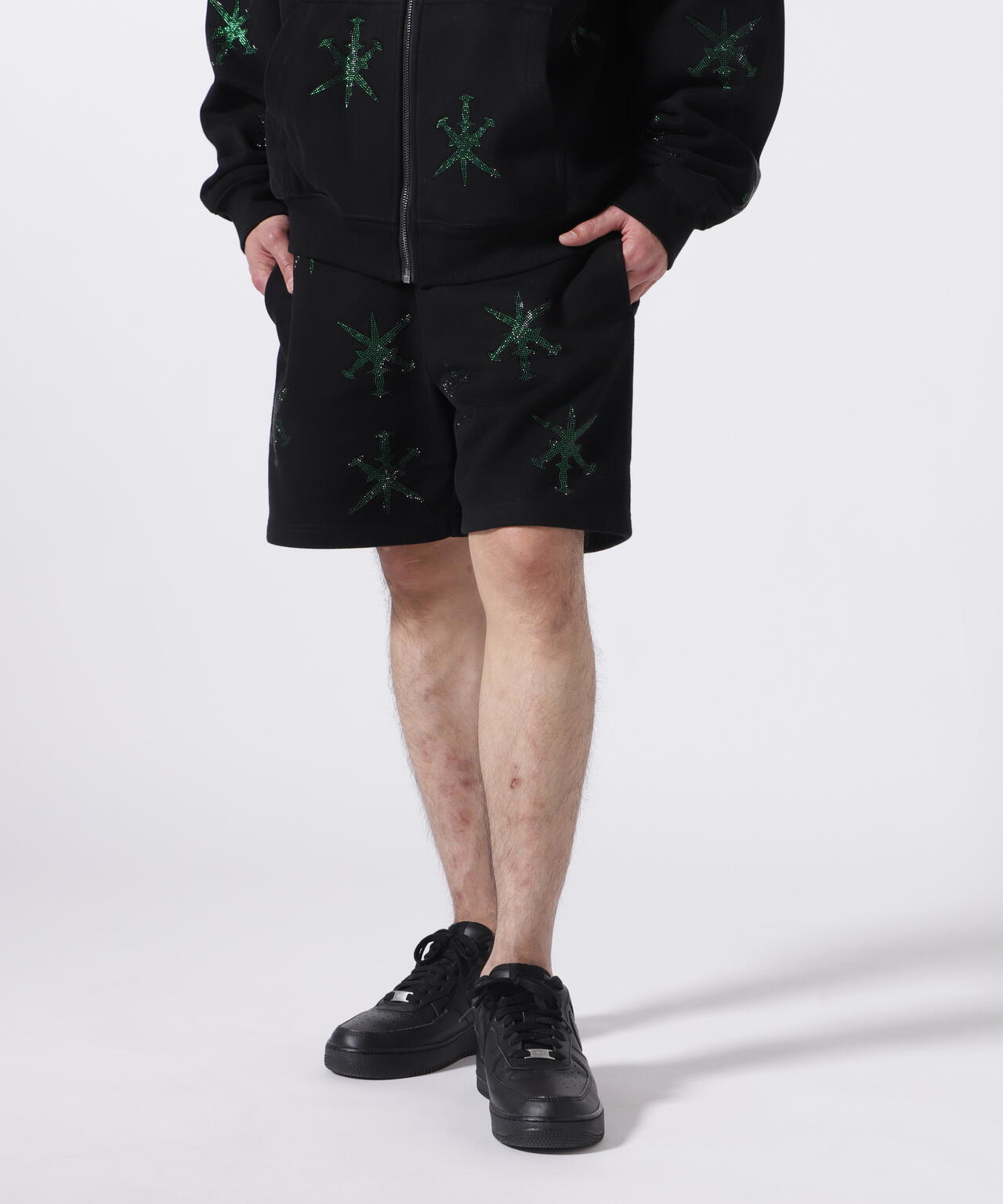 UNKNOWN LONDON/アンノウンロンドン/BLACK WITH GREEN GAGGER RINESTONE SHORTS