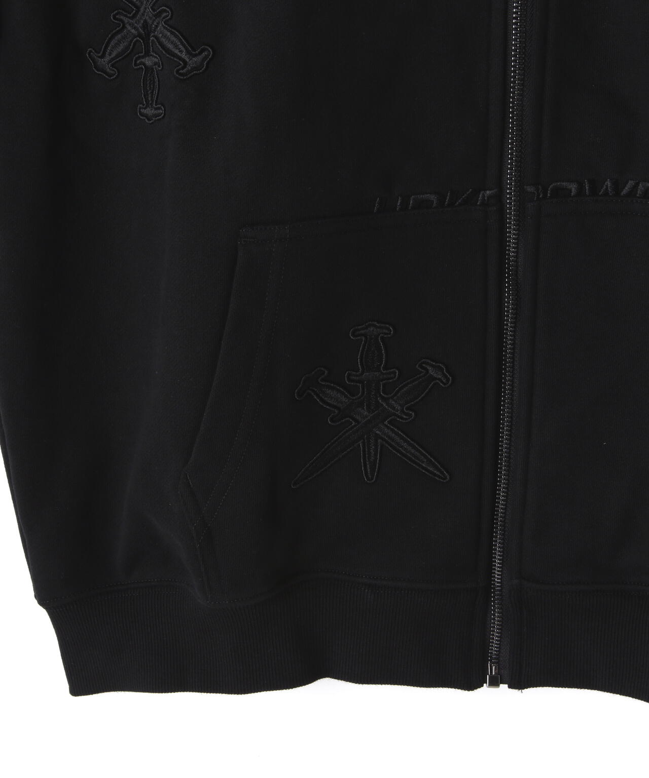 UNKNOWN LONDON/アンノウンロンドン/BLACK ON BLACK DAGGER EMBROIDERY