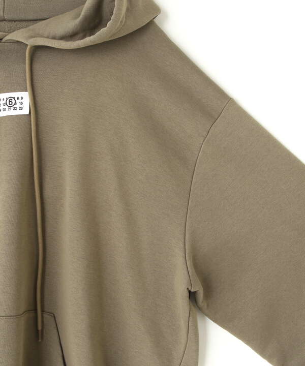 MM6 MaisonMargiela/エムエムシックス メゾンマルジェラ/TAG HOODIE