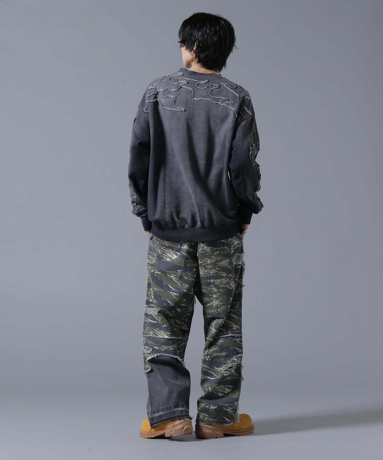 DankeSchon/ダンケシェーン/SPRAYED CREW NECK SWEAT